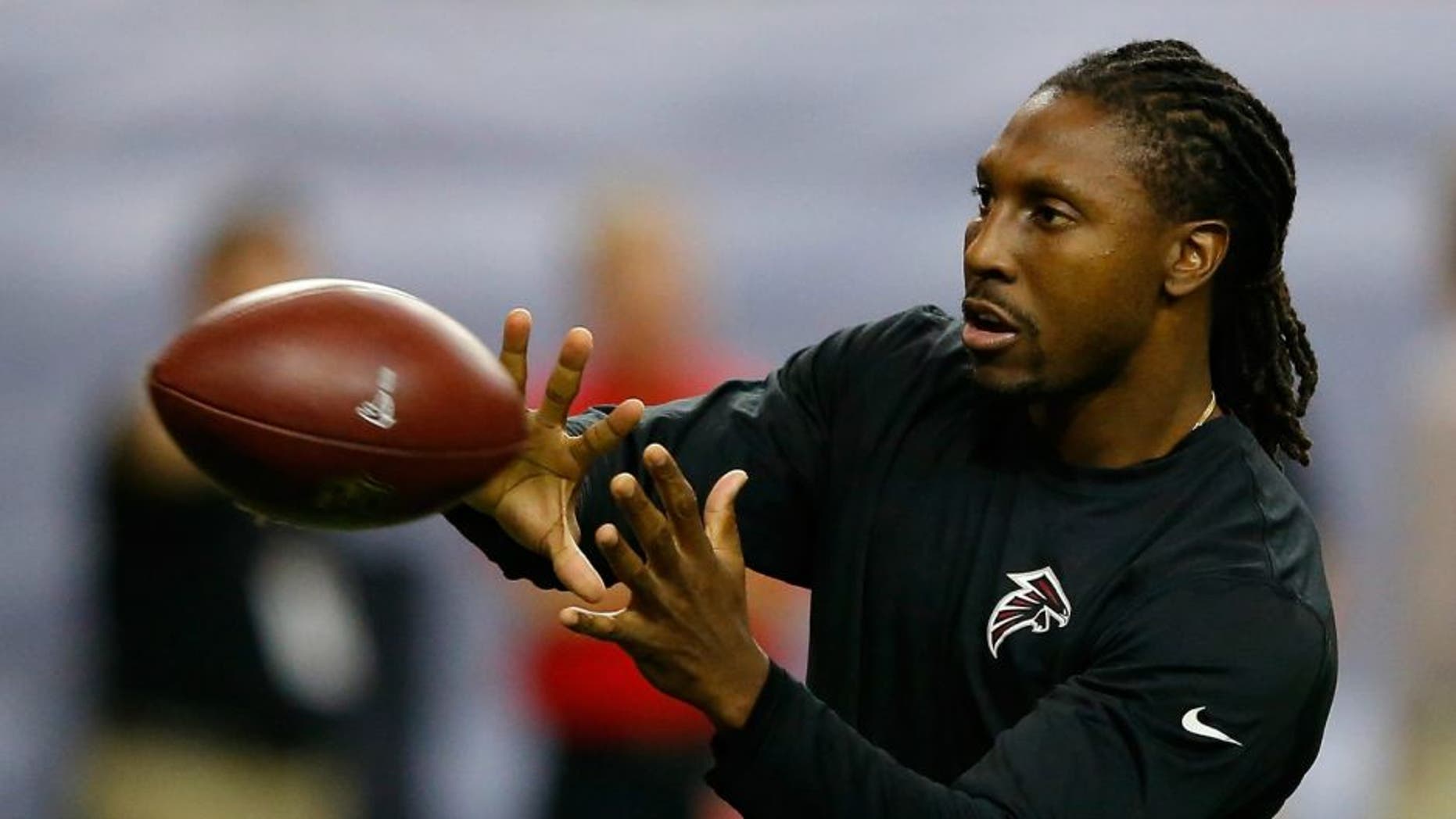 ATLANTA, GA - SEPTEMBER 03: Roddy White #84 of the Atlanta Falcons warms up prior to facing the Baltimore Ravens at Georgia Dome on September 3, 2015 in Atlanta, Georgia. (Photo by Kevin C. Cox/Getty Images)