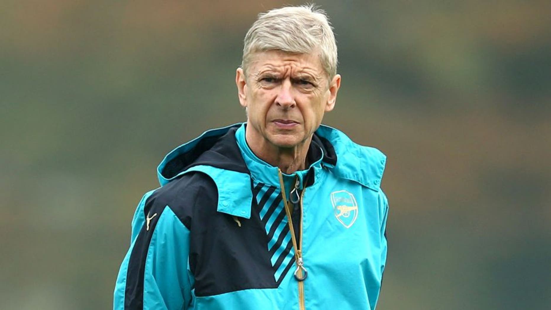 ST ALBANS, ENGLAND - NOVEMBER 03: Arsene Wenger manager of Arsenal looks on during an Arsenal training session on the eve of the UEFA Champions League Group F match against Bayern Munich at London Colney on November 3, 2015 in St Albans, England. (Photo by Dan Mullan/Getty Images)