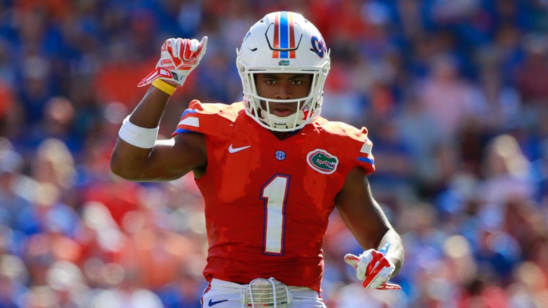 Nov 7, 2015; Gainesville, FL, USA; Florida Gators defensive back Vernon Hargreaves III (1) against the Vanderbilt Commodores during the first half at Ben Hill Griffin Stadium. Mandatory Credit: Kim Klement-USA TODAY Sports