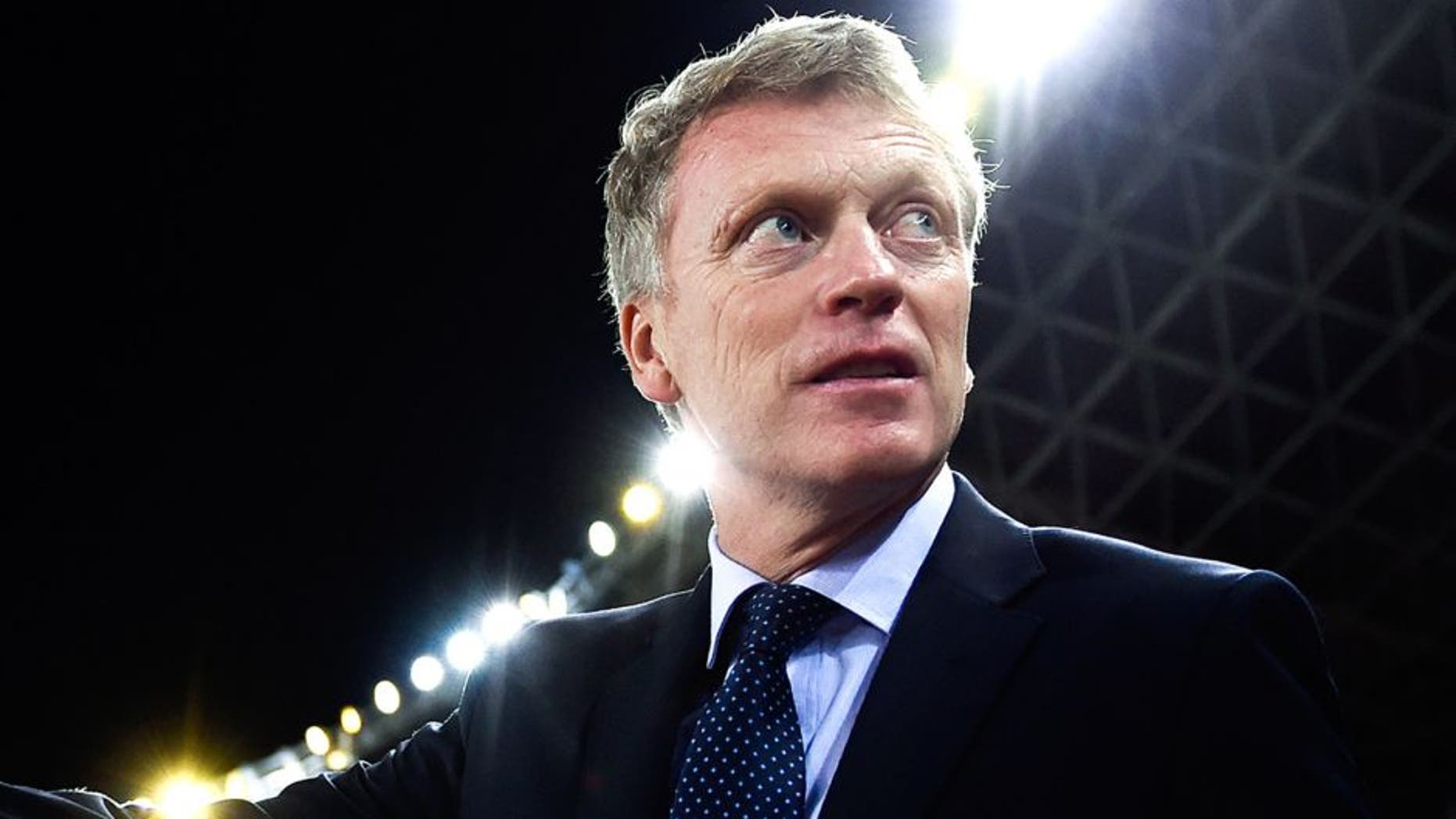 SAN SEBASTIAN, SPAIN - NOVEMBER 28: Head coach David Moyes of Real Sociedad looks on during the La Liga match between Real Socided and Elche FC at Estadio Anoeta on November 28, 2014 in San Sebastian, Spain. (Photo by David Ramos/Getty Images)