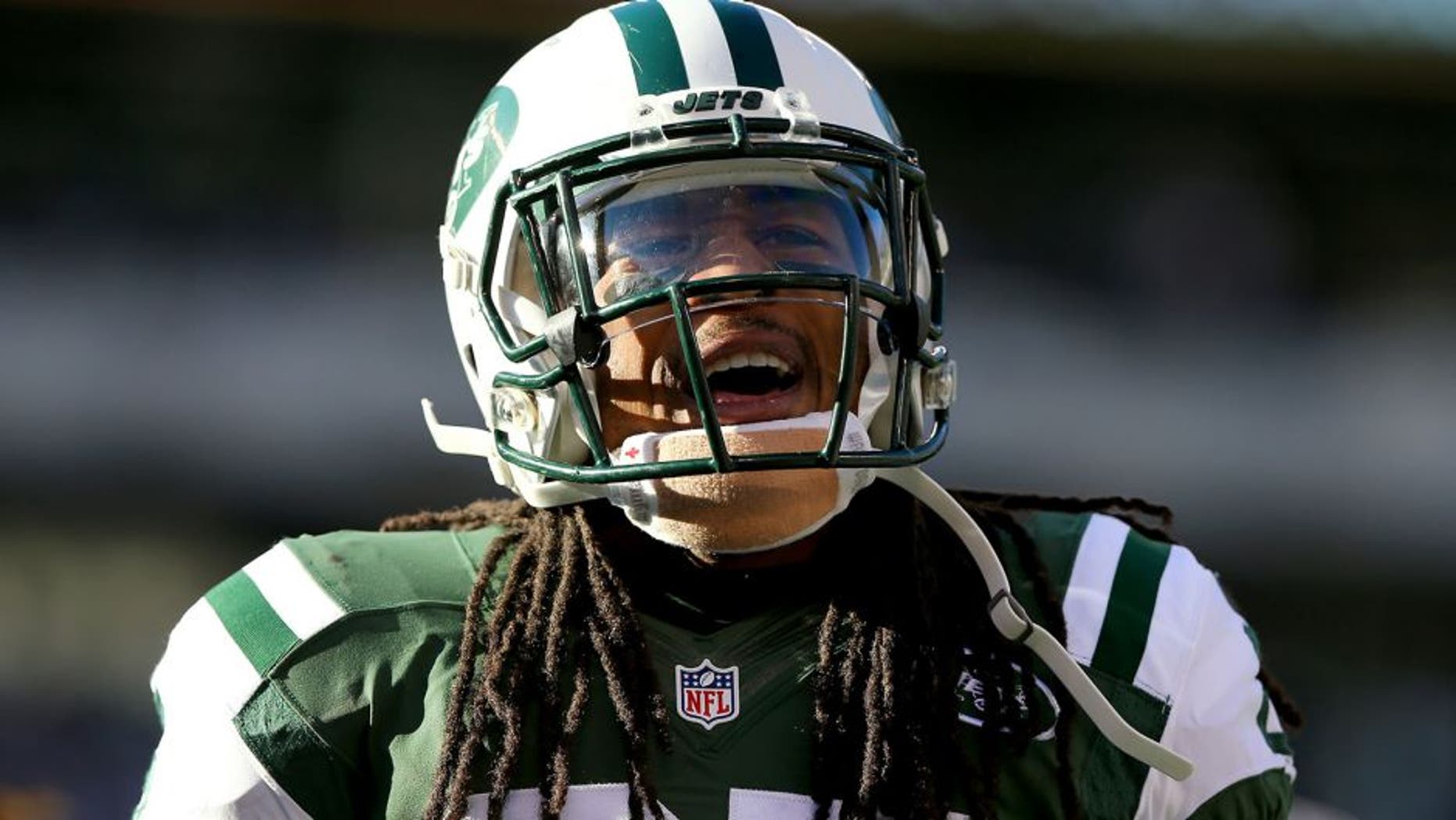 EAST RUTHERFORD, NJ - NOVEMBER 29: Calvin Pryor #25 of the New York Jets celebrates a tackle in the first quarter against the Miami Dolphins on November 29, 2015 at MetLife Stadium in East Rutherford, New Jersey. (Photo by Elsa/Getty Images)