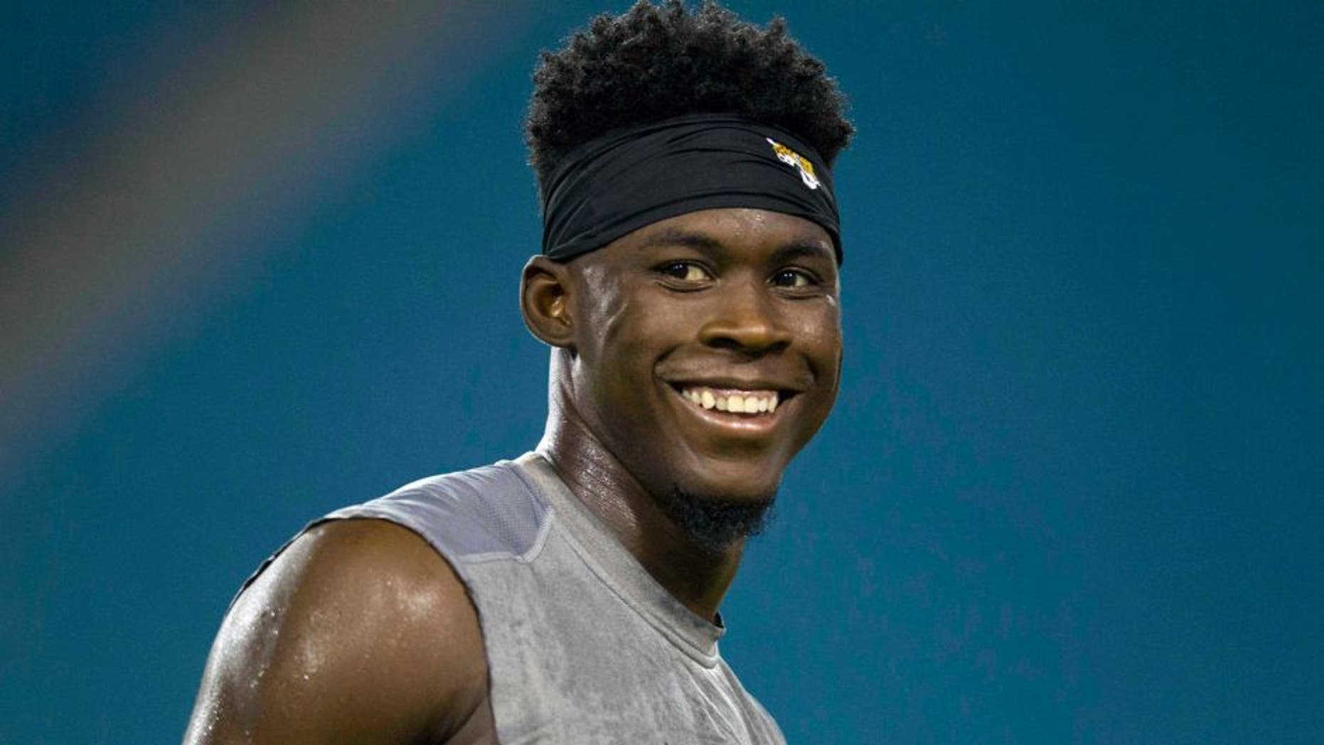 Nov 19, 2015; Jacksonville, FL, USA; Jacksonville Jaguars wide receiver Allen Hurns (center) warms up prior to a game against the Tennessee Titans at EverBank Field. Mandatory Credit: Logan Bowles-USA TODAY Sports