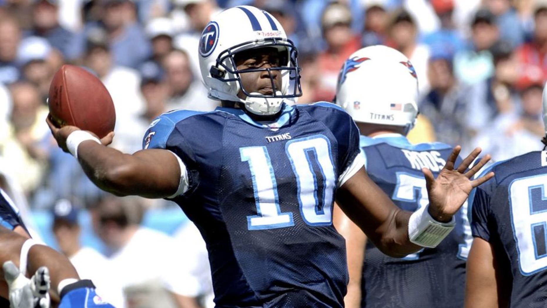 Tennessee rookie quarterback Vince Young throws a pass versus Dallas at LP Field, Nashville, Tennessee, October 1, 2006. (Photo by Joe Murphy/NFLPhotoLibrary)