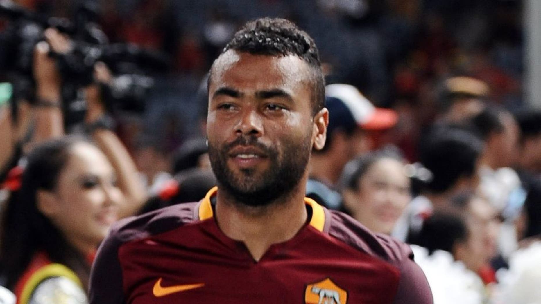 JAKARTA, INDONESIA - JULY 25: Ashley Cole of AS Roma walks into the field during the international friendly match between AS Roma A and AS Roma B at Gelora Bung Karno Stadium on July 25, 2015 in Jakarta, Indonesia. (Photo by Robertus Pudyanto/Getty Images)