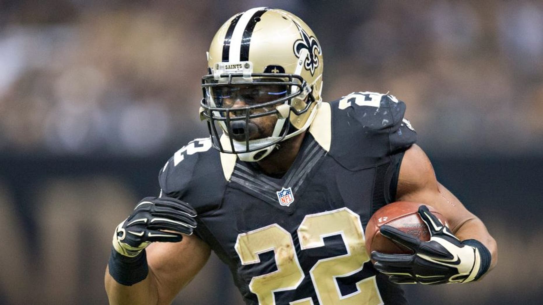 NEW ORLEANS, LA - NOVEMBER 8: Mark Ingram #22 of the New Orleans Saints runs the ball during a game against the Tennessee Titans at Mercedes-Benz Superdome on November 8, 2015 in New Orleans, Louisiana. (Photo by Wesley Hitt/Getty Images)