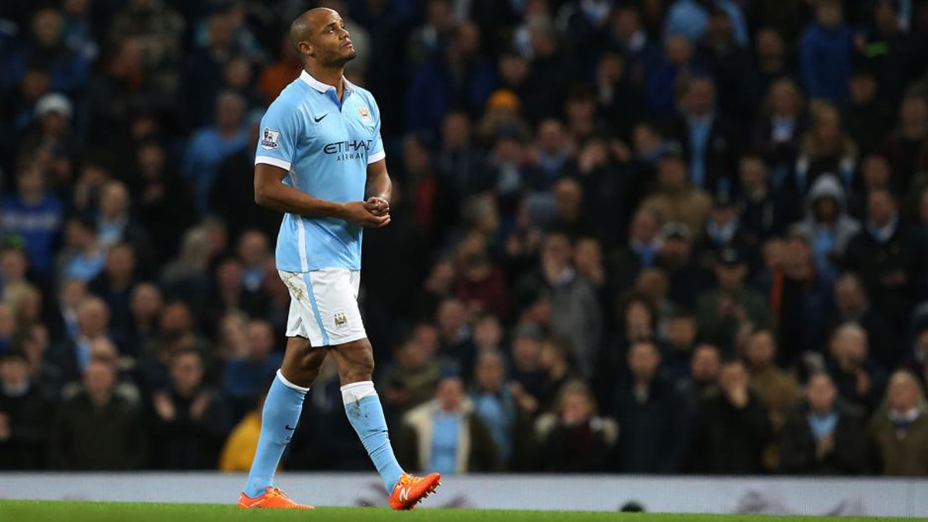 MANCHESTER, ENGLAND - DECEMBER 26: The injured Vincent Kompany of Manchester City walks off the pitch after only just coming on as a second half substitute during the Barclays Premier League match between Manchester City and Sunderland at the Etihad Stadium on December 26, 2015 in Manchester, England. (Photo by Jan Kruger/Getty Images)