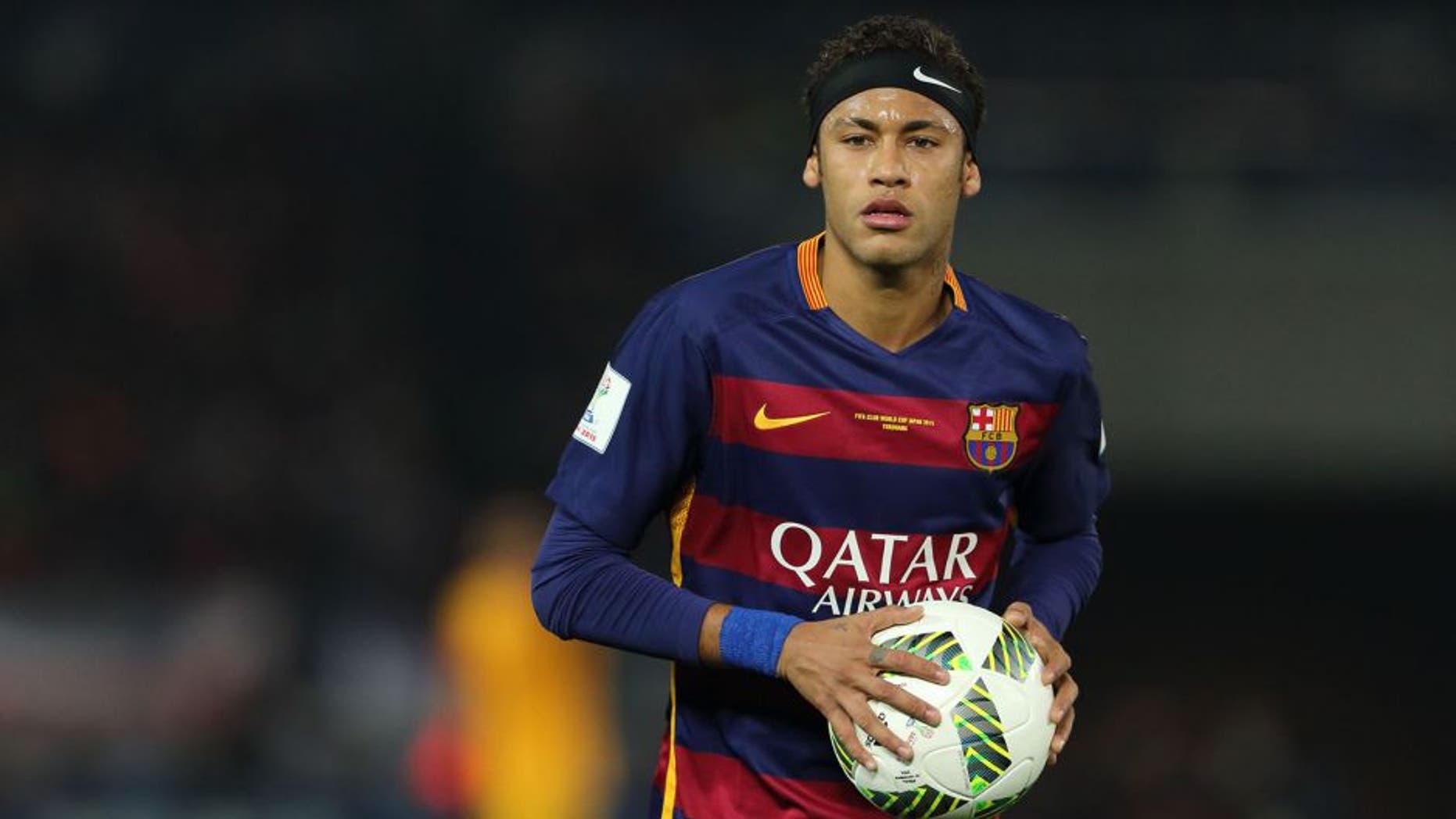 YOKOHAMA, JAPAN - DECEMBER 20: Neymar of FC Barcelona during the FIFA Club World Cup Final Match between FC Barcelona and River Plate at International Stadium Yokohama on December 20, 2015 in Yokohama, Japan. (Photo by Matthew Ashton - AMA/Getty Images)