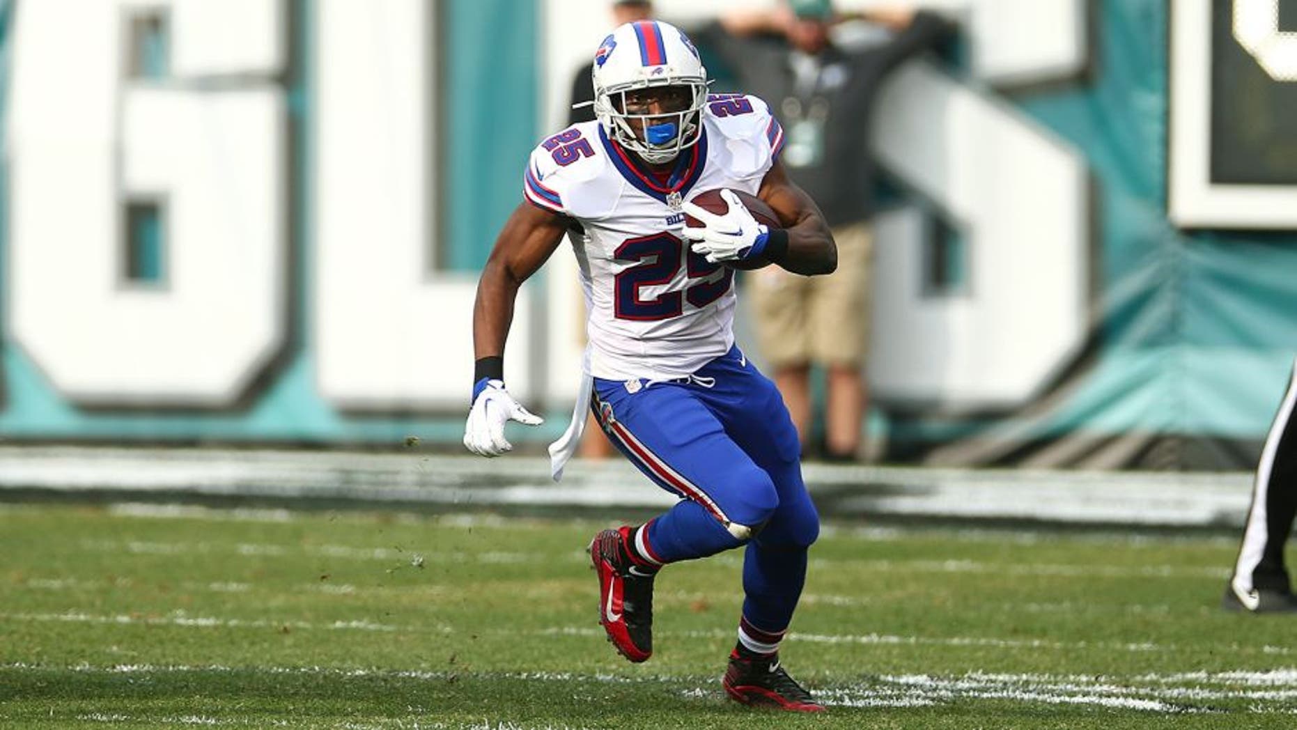 PHILADELPHIA, PA - DECEMBER 13: LeSean McCoy #25 of the Buffalo Bills runs with the ball during the game against the Philadelphia Eagles at Lincoln Financial Field on December 13, 2015 in Philadelphia Pennsylvania. The Eagles defeated the Bills 23-20. (Photo by Rob Leiter via Getty Images)