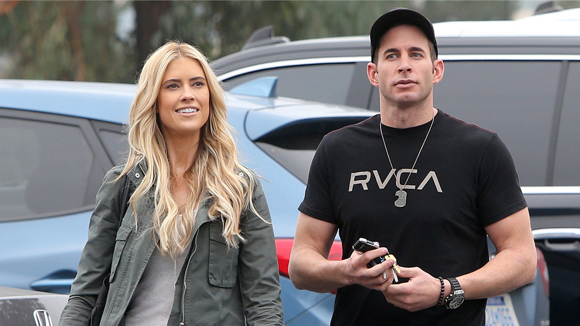 EXCLUSIVE: *NO WEB UNTIL 2AM PST, DECEMBER 16, 2016* *PREMIUM EXCLUSIVE RATES APPLY* Tarek and Christina El Moussa were all hugs and kisses as they were spotted together for the first time following their shock split announcement. The pair were all smiles as they met for a coffee in Los Angeles - dispelling rumors of a war between the stars of HGTV's Flip or Flop. Christina announced the couple were splitting earlier this week but the filing said they had been separated for six months when Tarek scared his wife and friends when he went hiking with a gun. So concerned were authorities that a Sheriff's Helicopter was called to where Tarek was hiking.