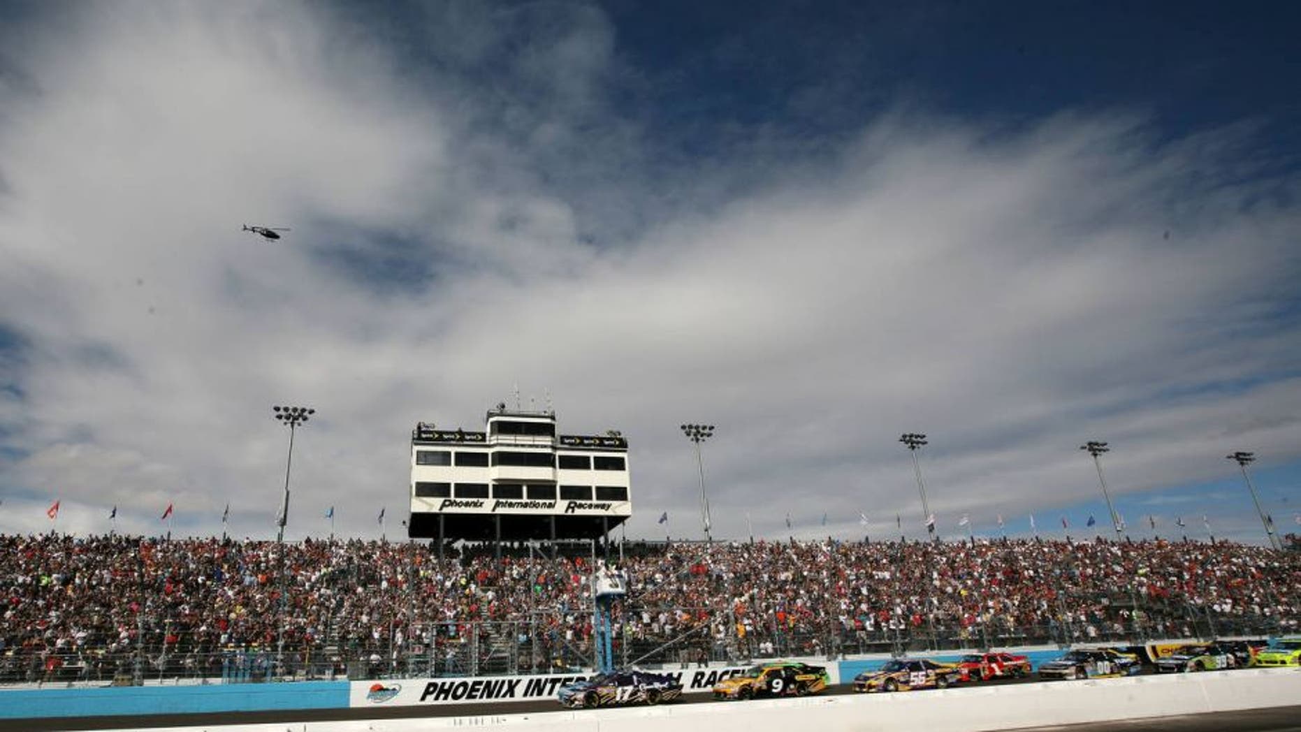 AVONDALE, AZ - NOVEMBER 13: Matt Kenseth, driver of the #17 Crown Royal Ford, leads the field at the start of the NASCAR Sprint Cup Series Kobalt Tools 500 at Phoenix International Raceway on November 13, 2011 in Avondale, Arizona. (Photo by Jerry Markland/Getty Images for NASCAR)
