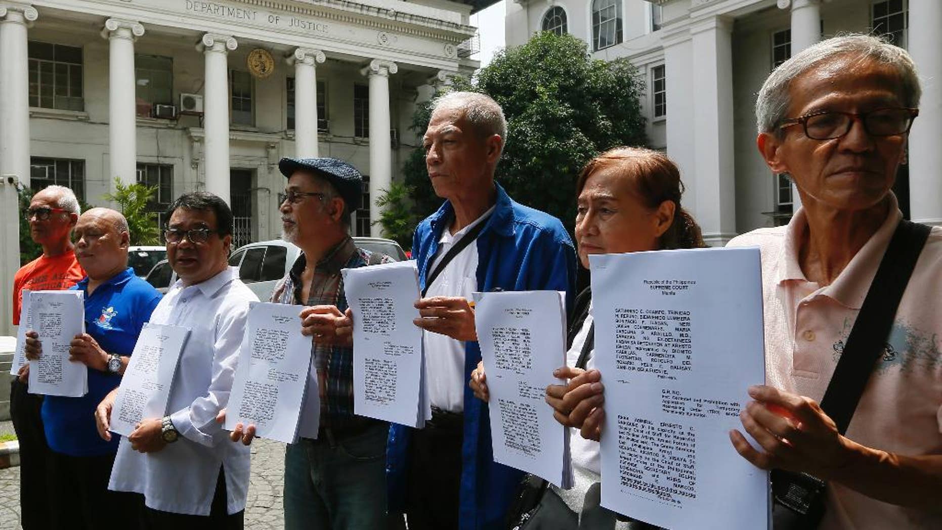 Supporters of the petition before the Supreme Court seeking to stop the burial at the Heroes Cemetery.