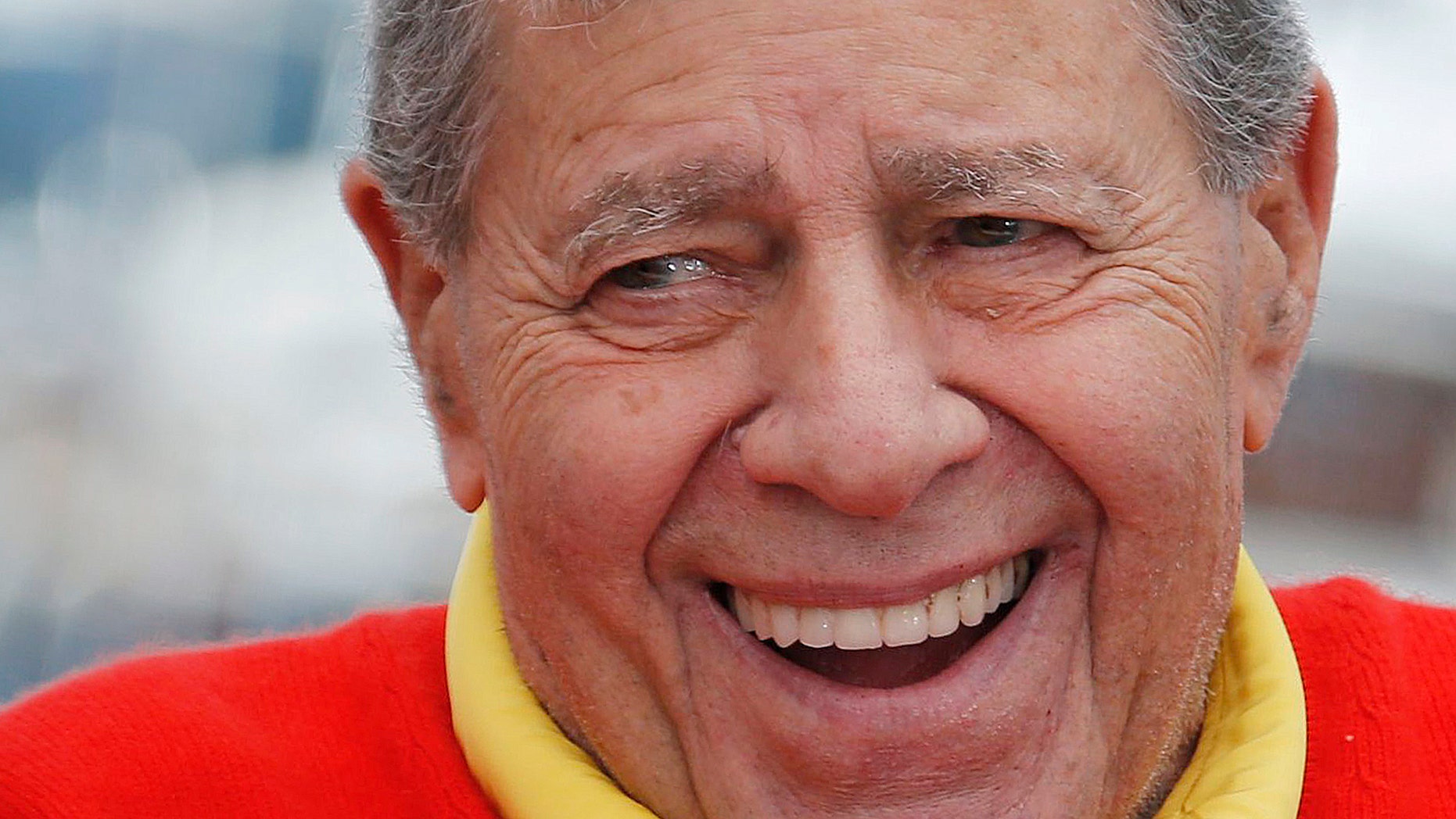 Cast member Jerry Lewis poses during a photocall for the film "Max Rose" at the 66th Cannes Film Festival in Cannes May 23, 2013. REUTERS/Regis Duvignau (FRANCE - Tags: ENTERTAINMENT HEADSHOT) - RTXZXRZ