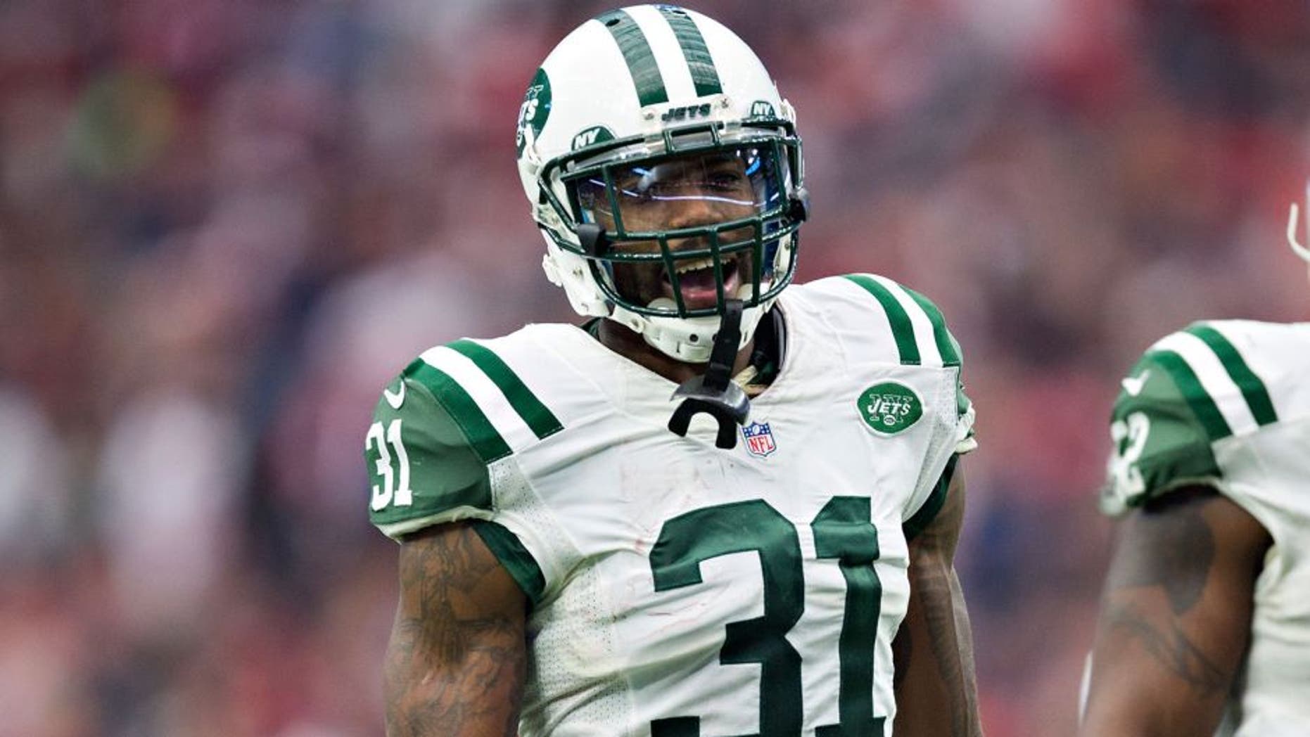 HOUSTON, TX - NOVEMBER 22: Antonio Cromartie #31 of the New York Jets looks over the offense during a game against the Houston Texans at NRG Stadium on November 22, 2015 in Houston, Texas. The Texans defeated the Jets 24-17. (Photo by Wesley Hitt/Getty Images)