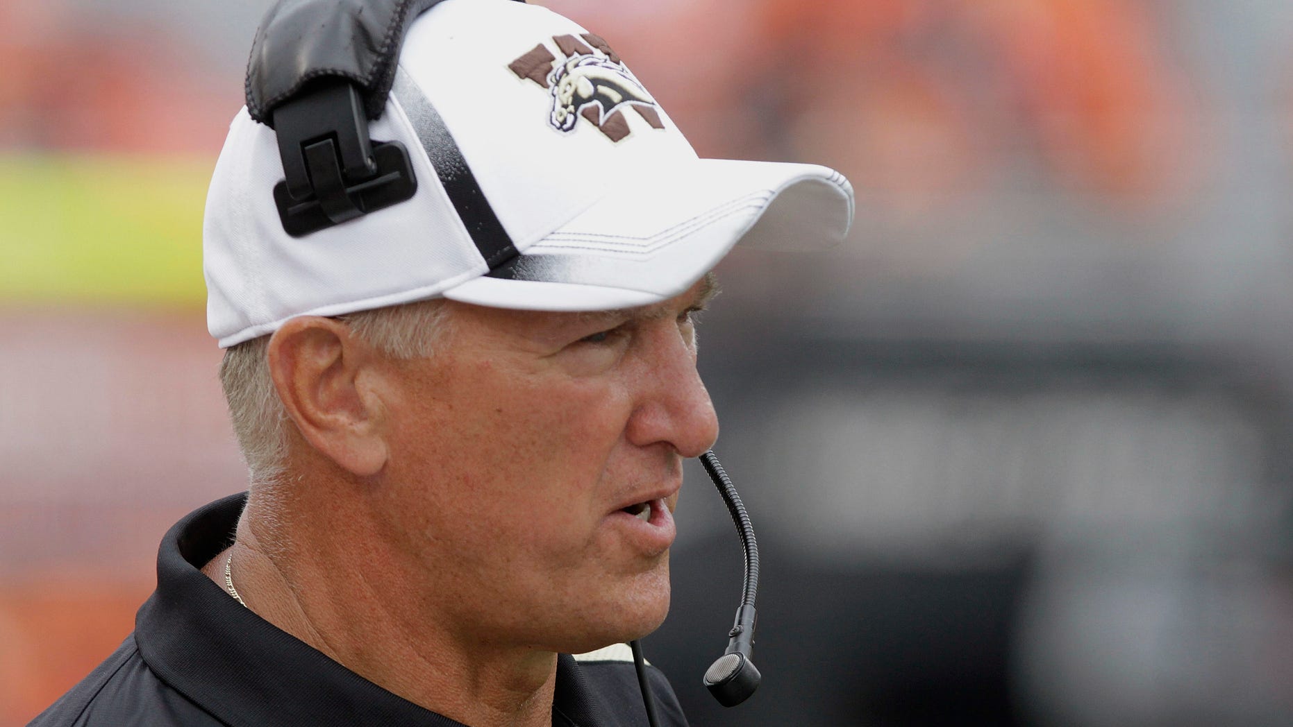 FILE - In this Sept. 1, 2012, file photo, Western Michigan head coach Bill Cubit watches from the sidelines during an NCAA college football game against Illinois in Champaign, Ill. Illinois head coach Tim Beckman returned to his Mid-American Conference past on Monday, Jan. 14, 2013, and hired Cubit as the new offensive coordinator. (AP Photo/Seth Perlman, File)