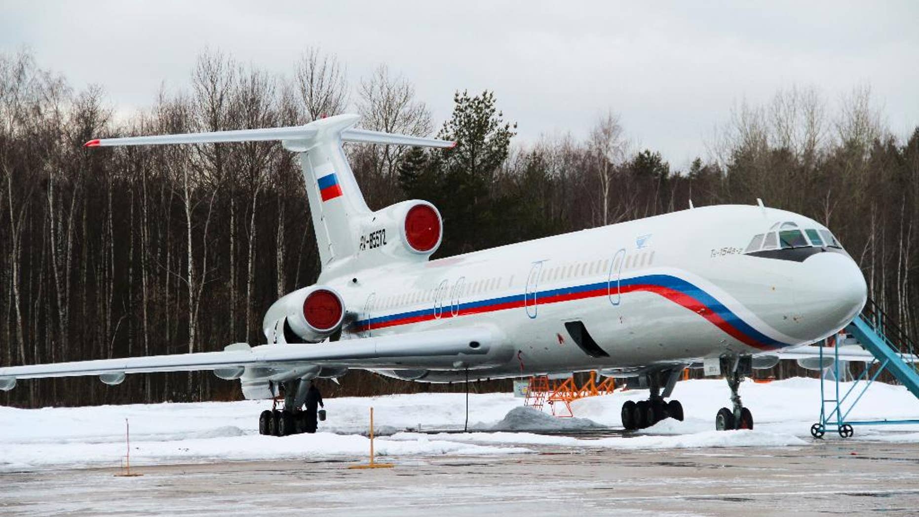 En esta imagen tomada el jueves 15 de enero de 2015, un avión Tu-154 con número de registro RA-85572 en el aeropuerto militar Chkalovsky cerca de Moscú, Rusia. (AP Foto/Dmitry Petrochenko)