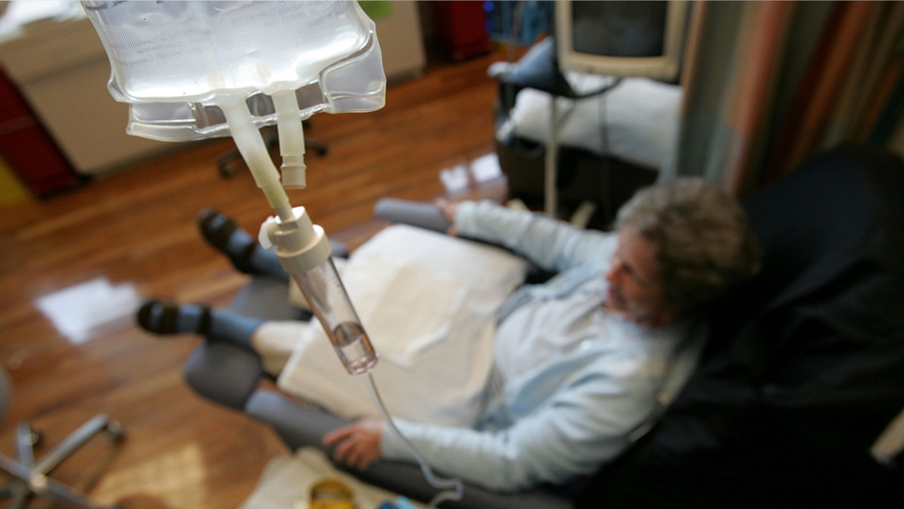 SAN FRANCISCO - AUGUST 18: A breast cancer patient receives a trial medication treatment in the infusion center at the UCSF Comprehensive Cancer Center August 18, 2005 in San Francisco, California. The UCSF Comprehensive Cancer Center continues to use the latest research and technology to battle cancer and was recently rated 16th best cancer center in the nation by US News and World Report. (Photo by Justin Sullivan/Getty Images)