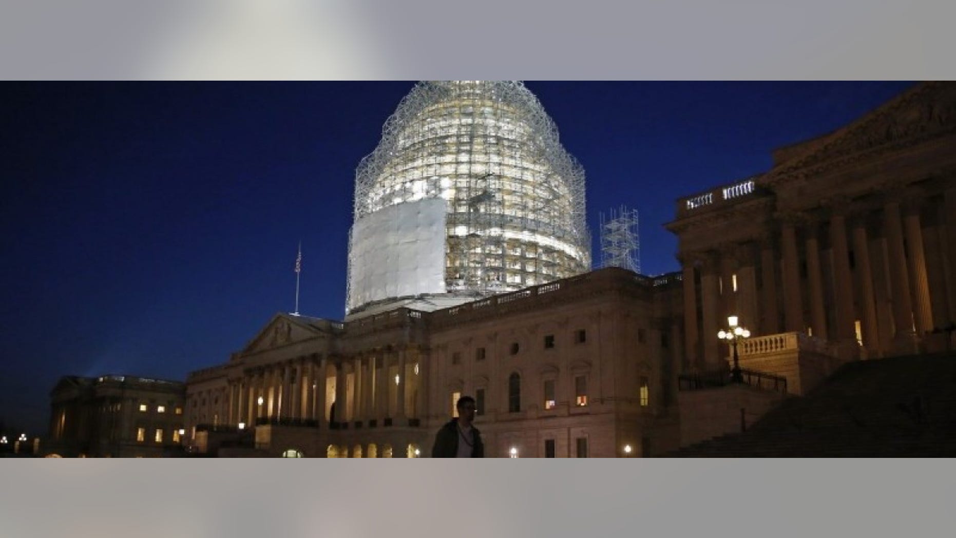 The U.S. Capitol building is seen before President Barack Obama arrives to deliver his State of the Union address to a joint session of the U.S. Congress on Capitol Hill in Washington, January 20, 2015. (REUTERS/Jim Bourg)