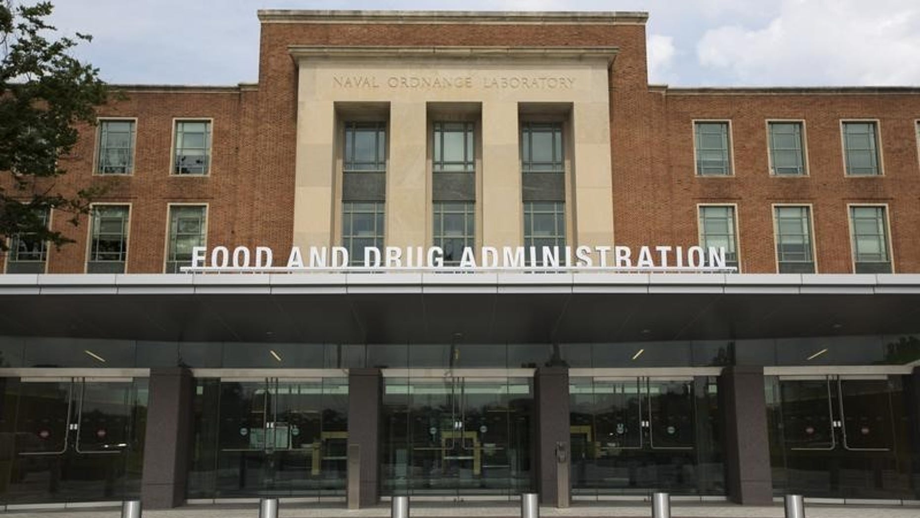 A view shows the U.S. Food and Drug Administration (FDA) headquarters in Silver Spring, Maryland August 14, 2012. REUTERS/Jason Reed