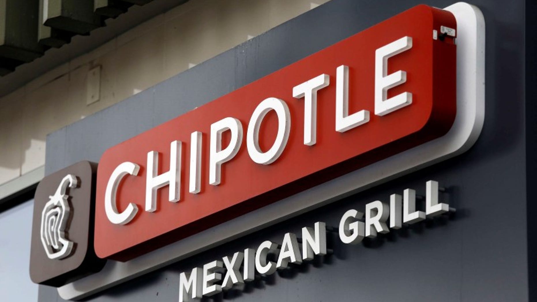 Chipotle E. coli outbreak reaches 6 states, shares tumble | Fox News