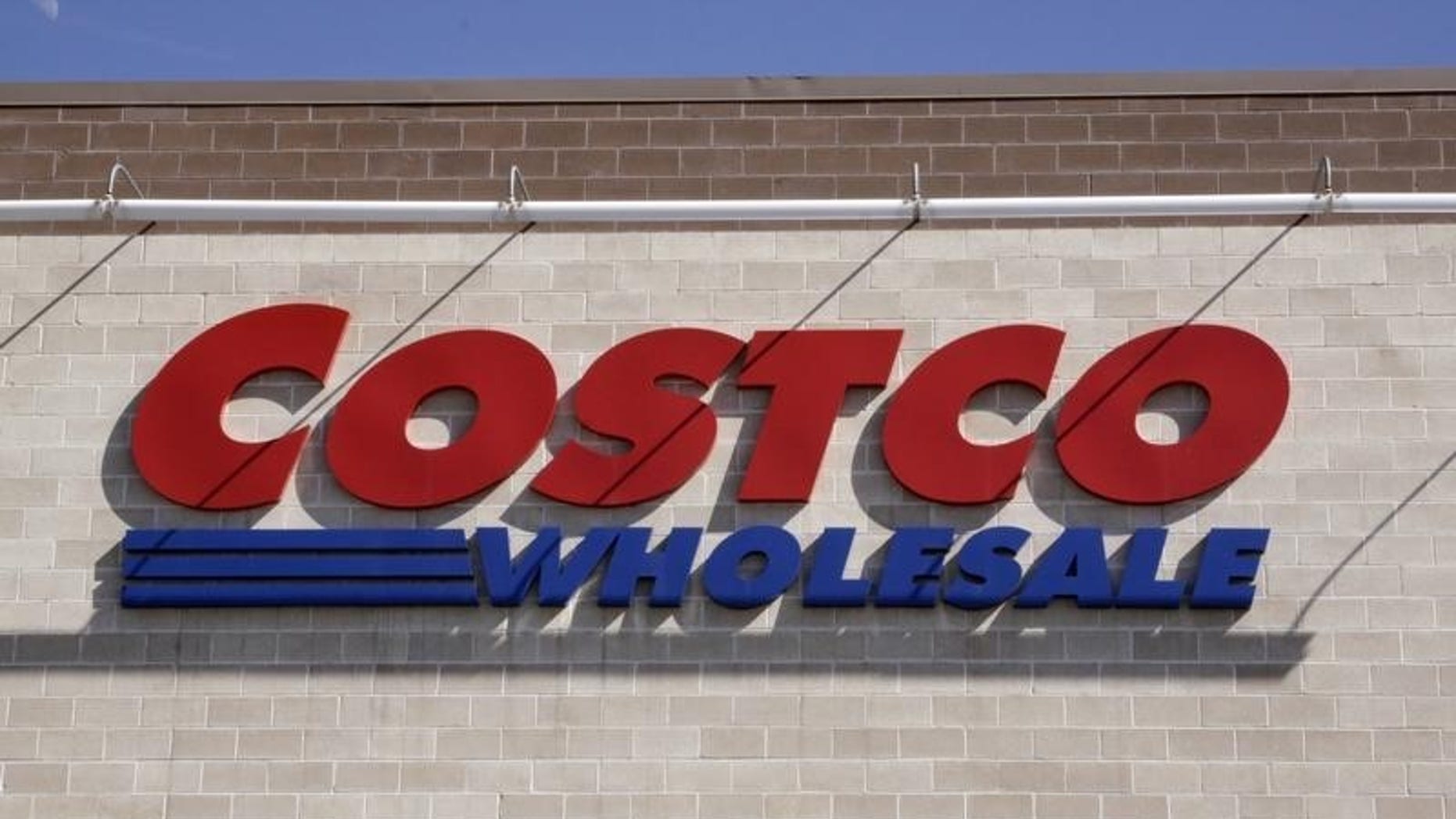 A Costco store is seen in Arvada, Colorado, in this March 4, 2009 file photo. REUTERS/Rick Wilking/ Files