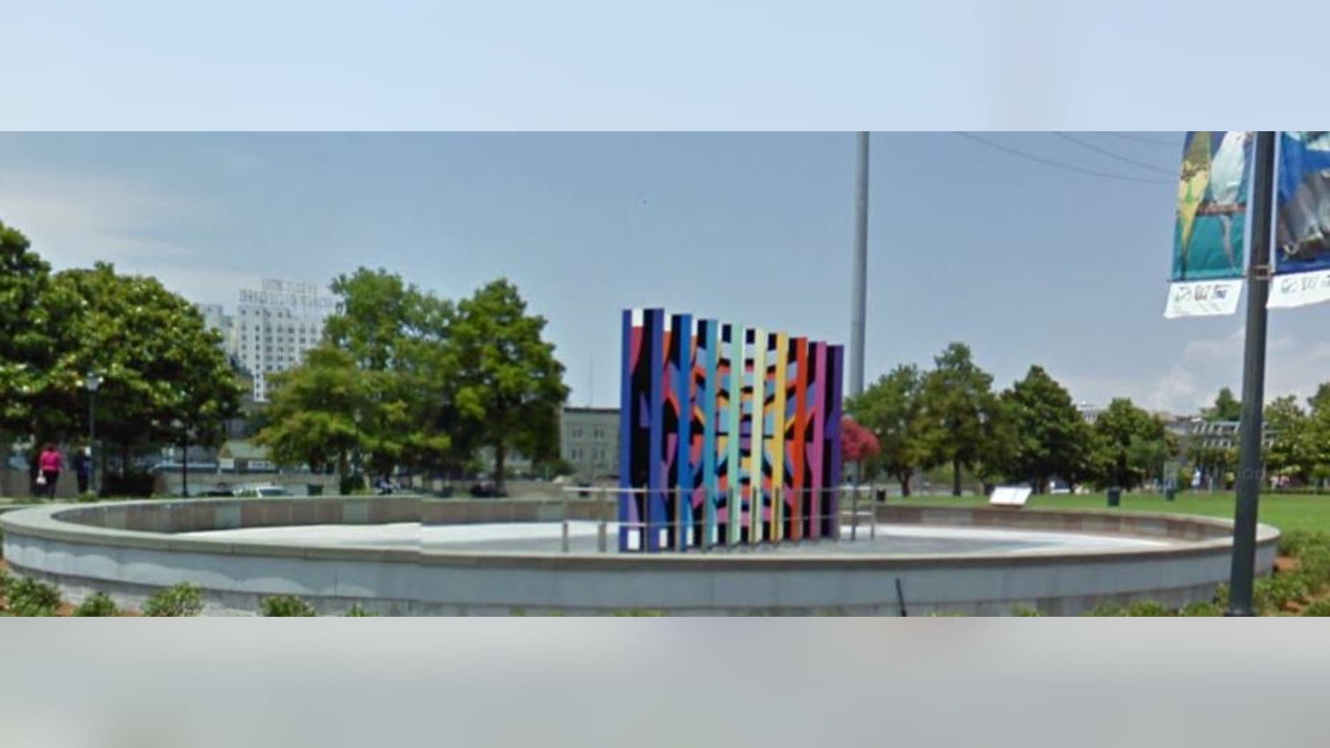 Organizers of a Fried Chicken Festival in New Orleans apologized for using Holocaust Memorial in Woldenberg Park as a rest area. (Google Earth images)