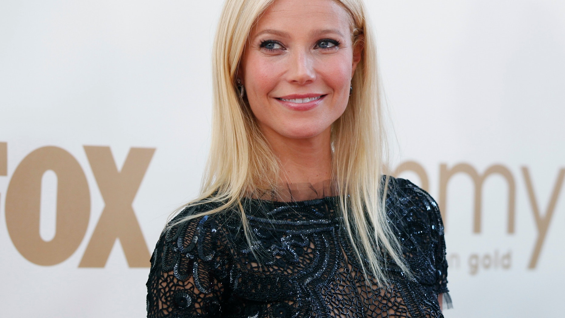 Actress Gwyneth Paltrow arrives at the 63rd Primetime Emmy Awards in Los Angeles September 18, 2011.
