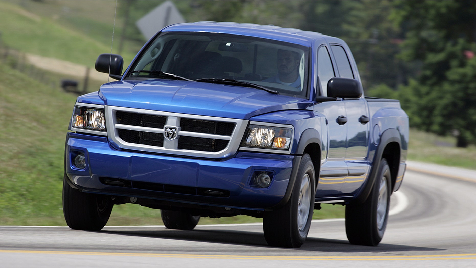 New Ram Midsize Pickup To Be Built In Usa Report Says Fox News The Dakota Was First Sold As A Dodge In 1987 Then Branded Ram From