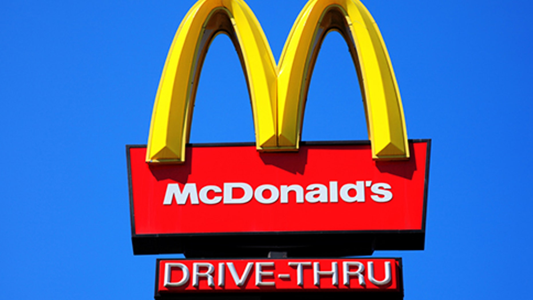 McDonald's employee allegedly sold thousands of dollars of cocaine to undercover police officers.