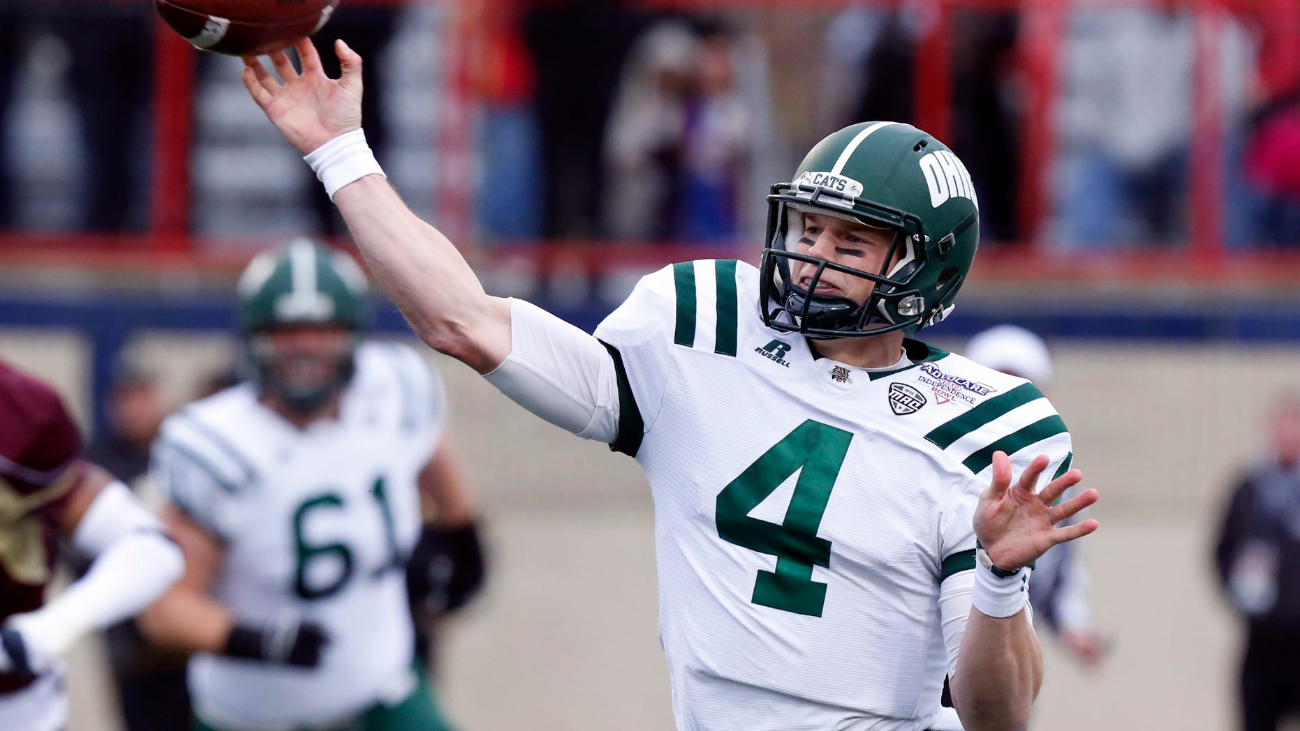 Ohio quarterback Tyler Tettleton (4) throws a short pass against Louisiana-Monroe during the first quarter of the Independence Bowl NCAA college football game in Shreveport, La., Friday, Dec. 28, 2012. (AP Photo/Rogelio V. Solis)