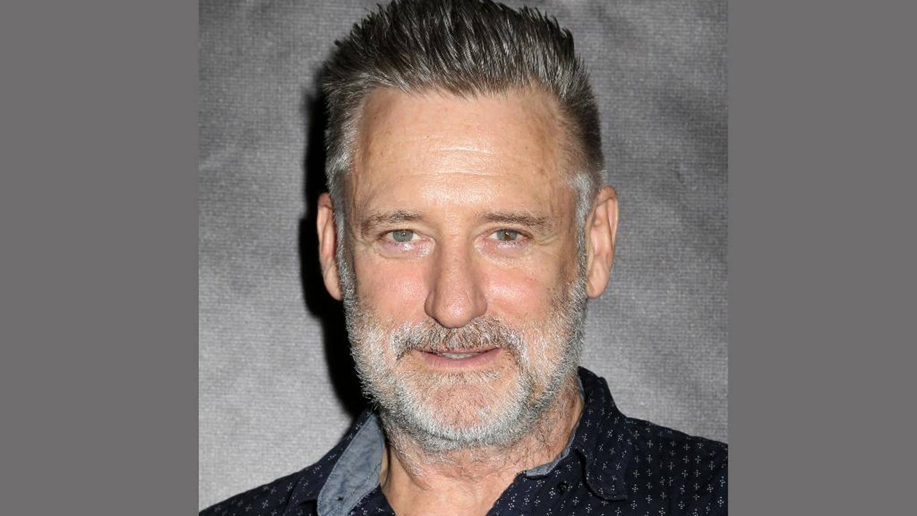 Bill Pullman looks like robin williams