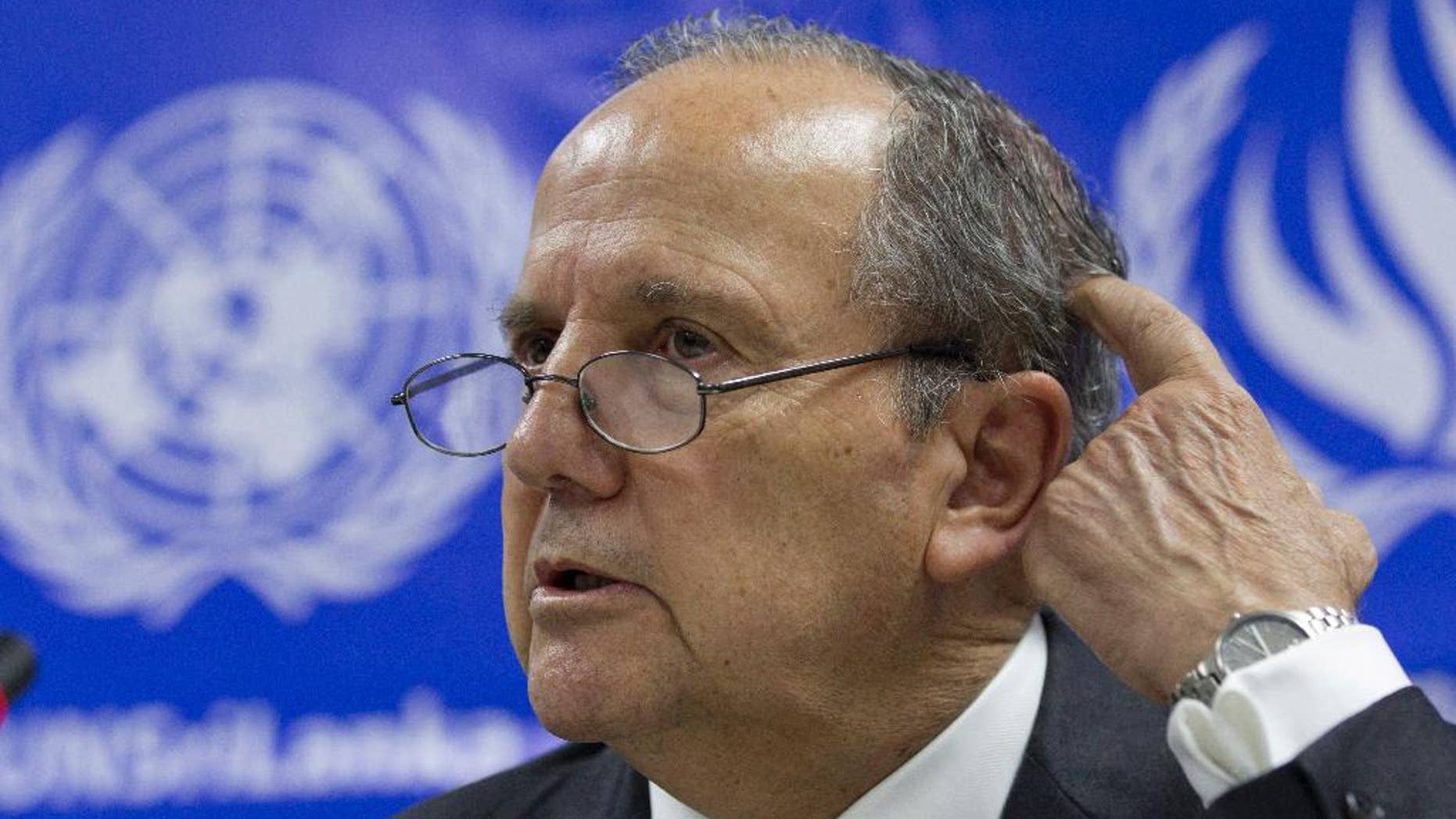 UN special rapporteur on torture and other cruel, inhuman and degrading treatment or punishment Juan Mendez, gestures during a media briefing in Colombo, Sri Lanka, Saturday, May 7, 2016. (AP Photo/Eranga Jayawardena)