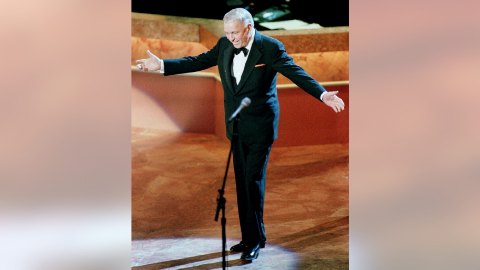 A collection of Frank Sinatra's old personal items have been put on the auction block by a family who worked for the singer.