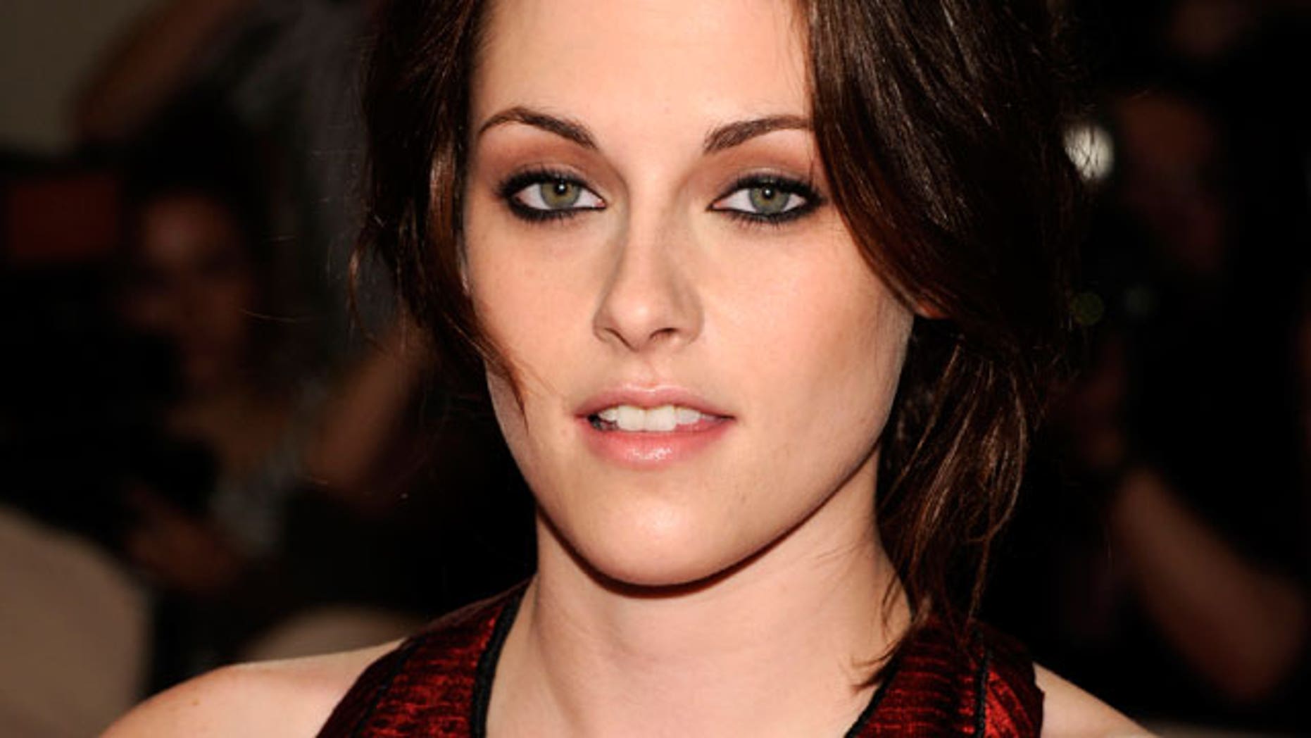 Kristen Stewart New Twilight Was Rated R Because Of Sex Scenes