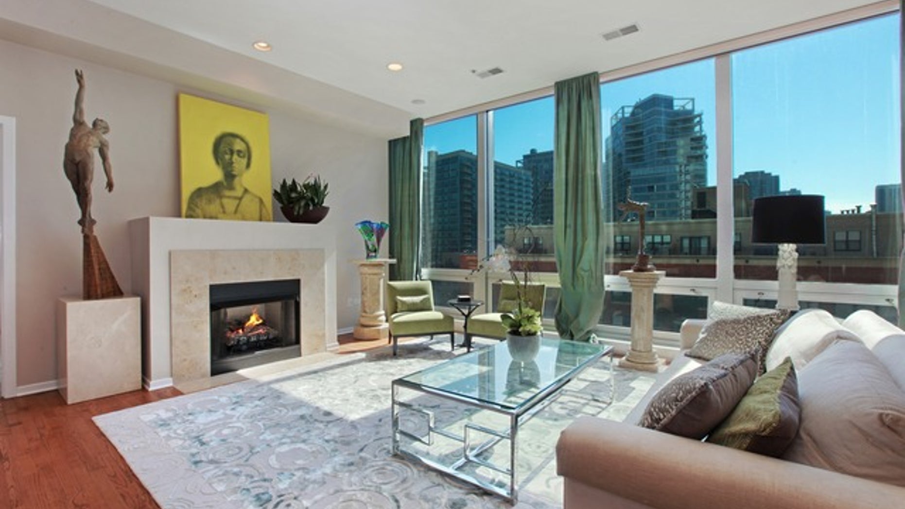 500-West-Superior-unit-703-living-room