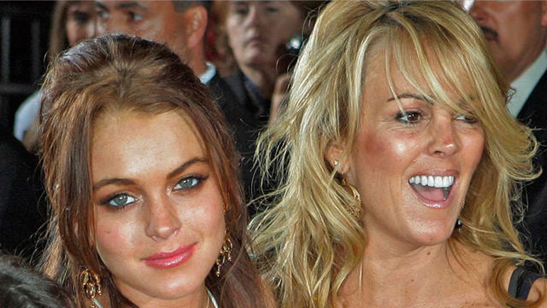 FILE: Lindsay and Dina Lohan are seen in this 2006 photo, a year before Lindsay's legal troubles began (AP)