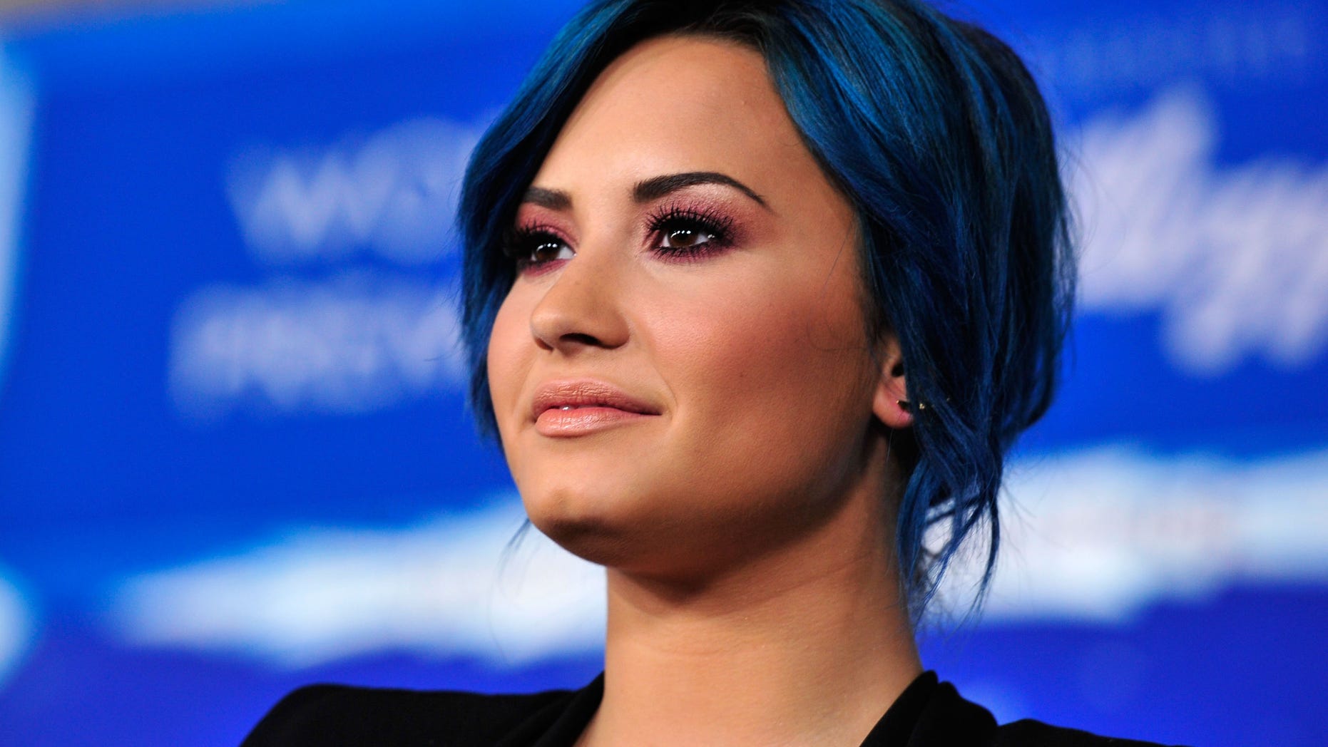 HOLLYWOOD, CA - NOVEMBER 19: Actress Demi Lovato attends the premiere of Walt Disney Animation Studios' 'Frozen'at the El Capitan Theatre on November 19, 2013 in Hollywood, California. (Photo by Frazer Harrison/Getty Images)