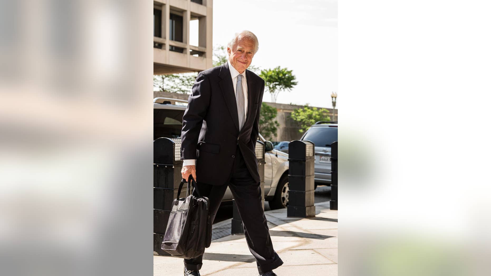 Barry Levin, attorney for John Hinckley arrives at U.S. District Court in Washington, Tuesday, May 12, 2015. A judge who will decide whether to let the would-be assassin of President Ronald Reagan live full time outside a mental hospital will hear closing arguments in the case. (AP Photo/Brett Carlsen)