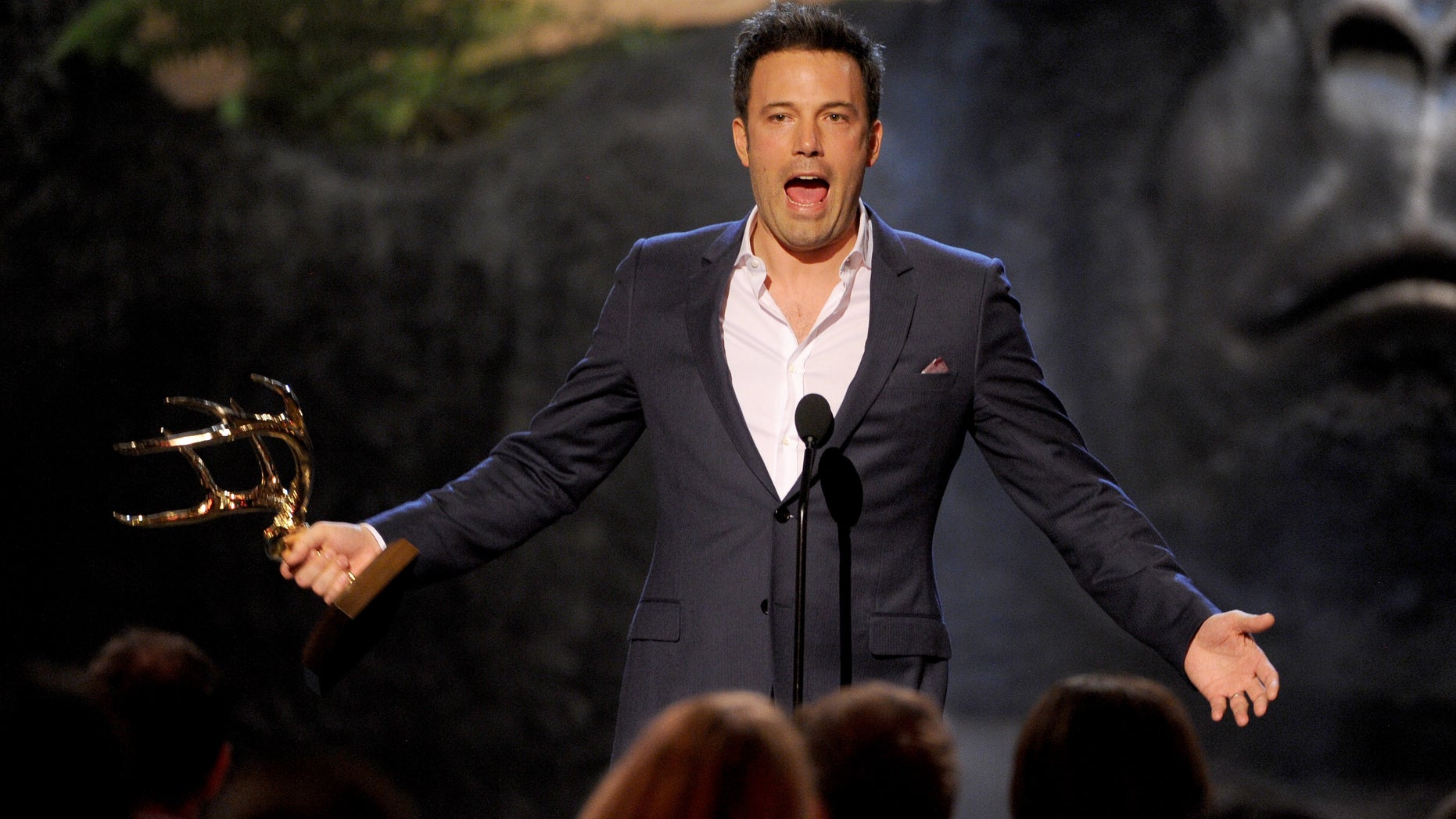 CULVER CITY, CA - JUNE 08: Actor Ben Affleck onstage during Spike TV's Guys Choice 2013 at Sony Pictures Studios on June 8, 2013 in Culver City, California. (Photo by Kevin Winter/Getty Images for Spike TV)