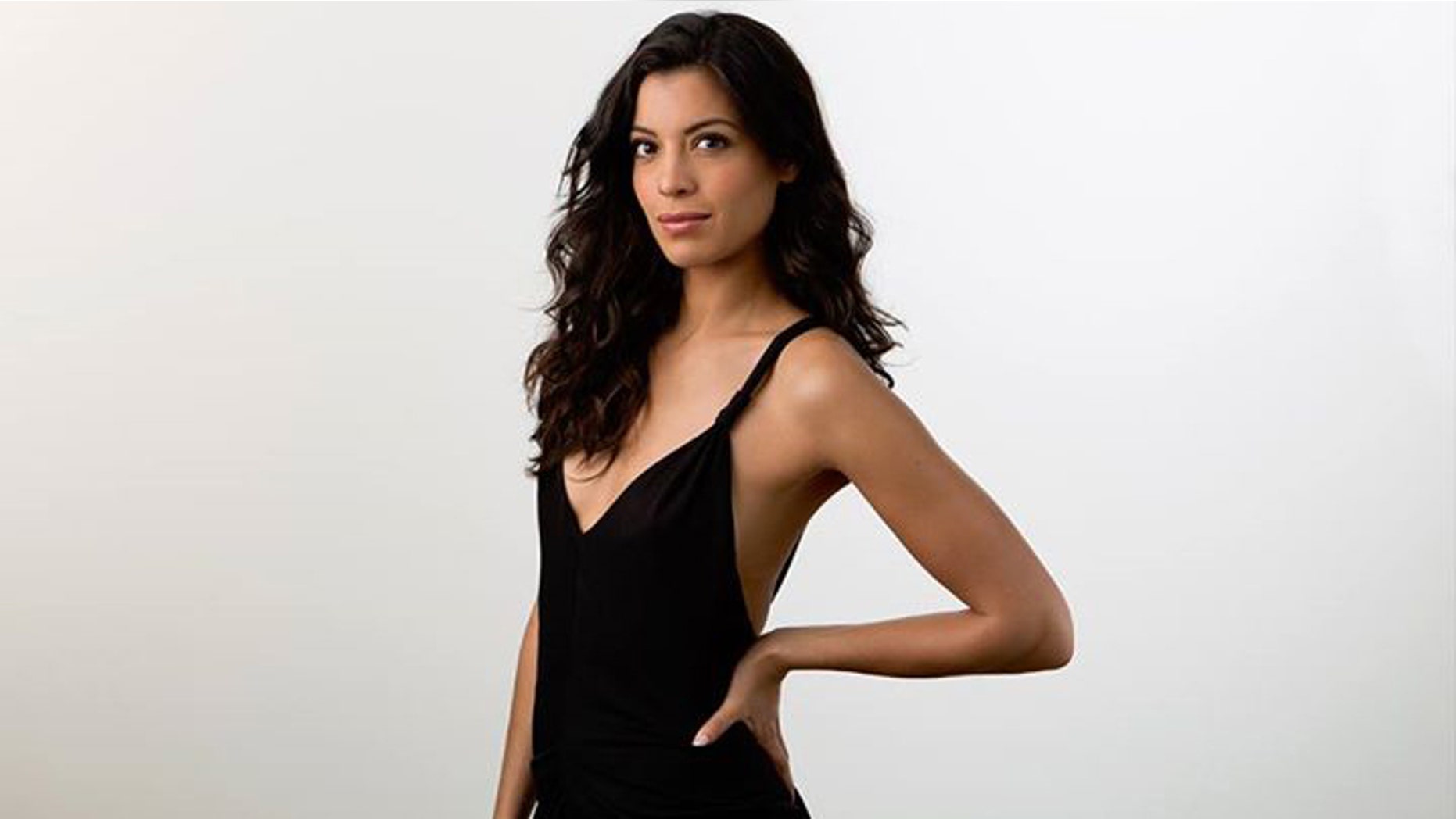 Mexican actress Stephanie Sigman signs up for new James Bond film "Spectre."