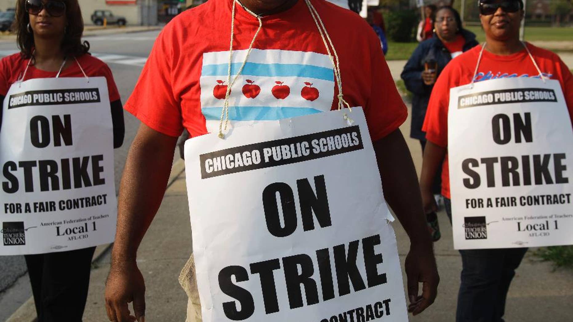Teachers picketing outside Chicago's Morgan Park High School on Sept. 17.