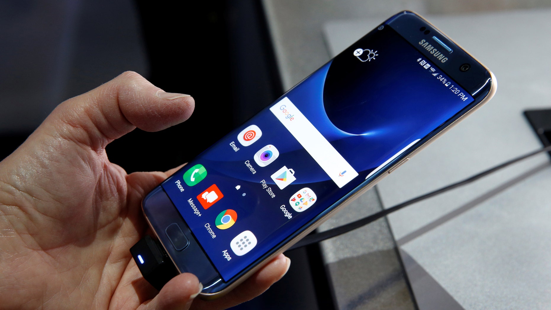 File Photo: A Samsung S7 Edge Blue Coral smartphone is displayed during the 2017 CES in Las Vegas, Nevada January 5, 2017. (REUTERS/Steve Marcus)