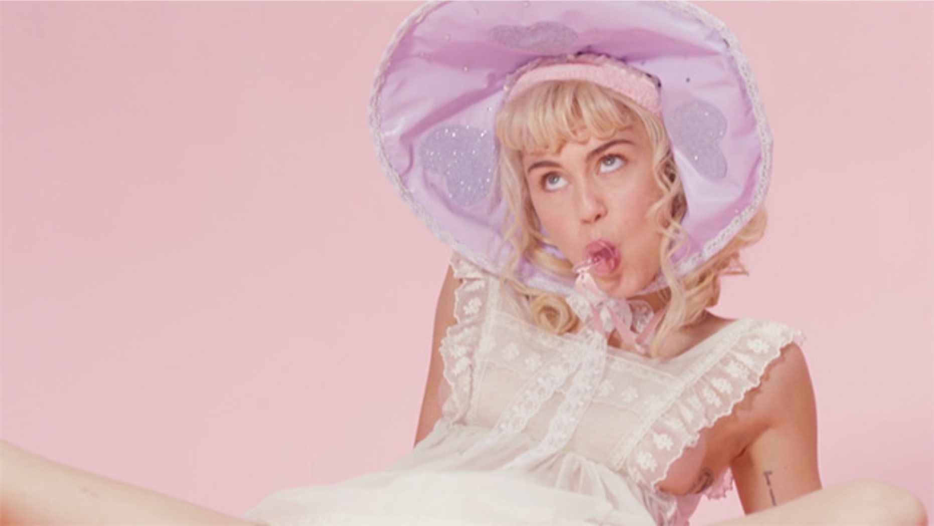 Miley Cyrus in "BB Talk" video