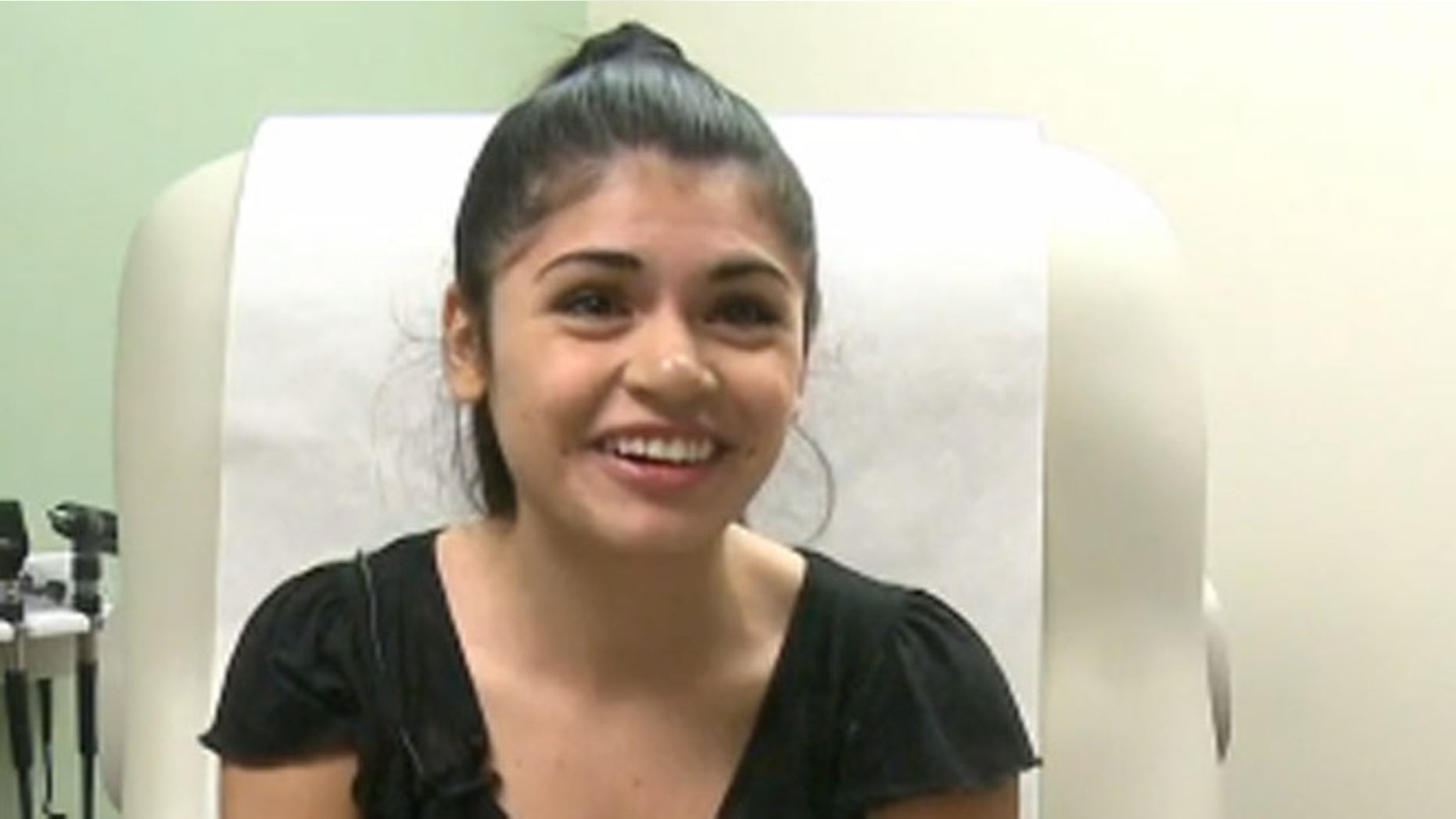 Mariana Villarreal, a Hooters waitress in Roswell, Georgia, recently offered to donate one of her kidneys to longtime customer, Don Thomas, who lost both of his kidneys to cancer.