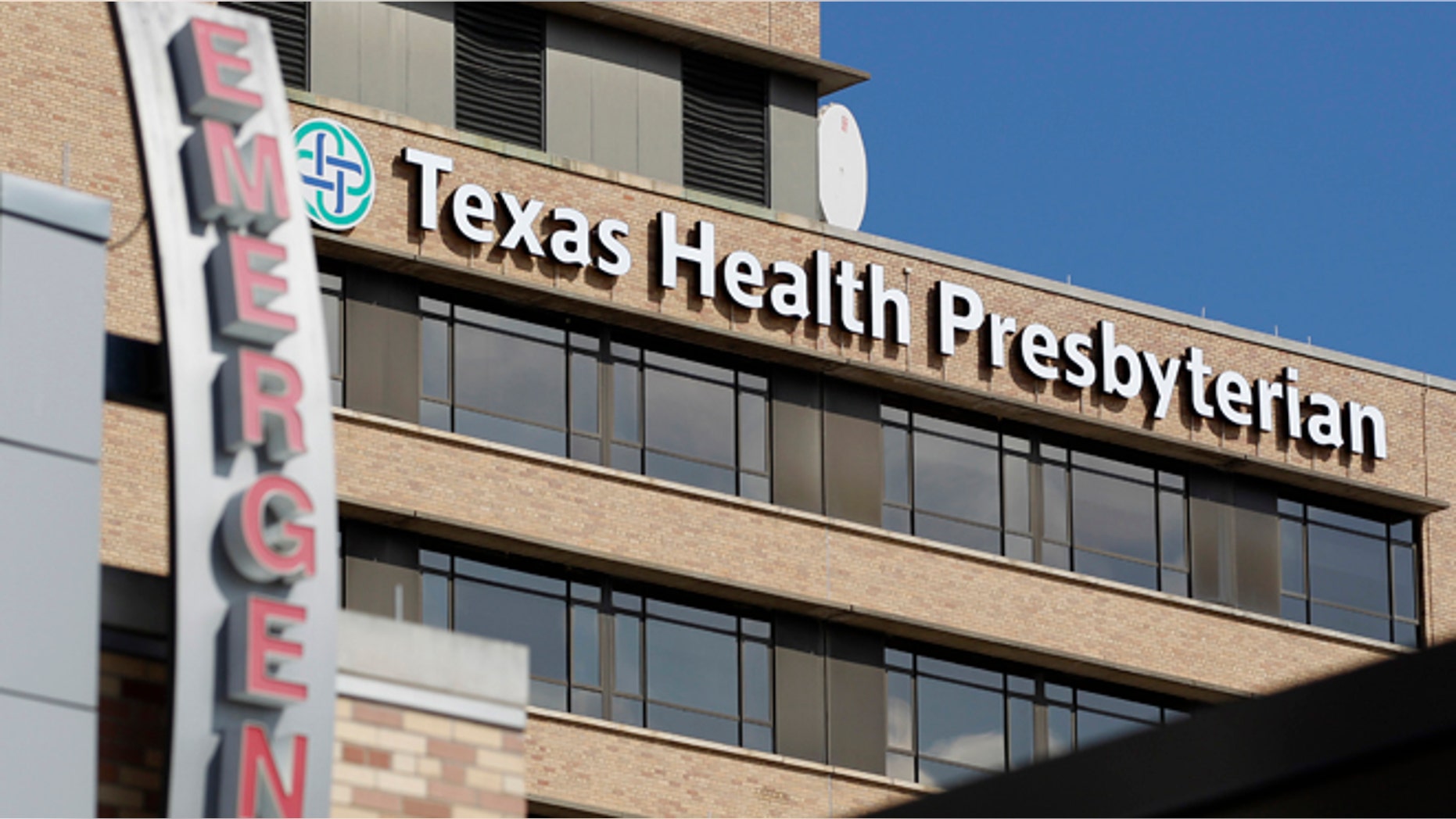 A general view of Texas Health Presbyterian Hospital in Dallas, Texas October 1, 2014. U.S. health experts in Dallas on Wednesday were examining how many people may have been exposed to Ebola, just one day after the first case of the deadly virus was diagnosed in the United States, the nation's top public health official said. REUTERS/Mike Stone