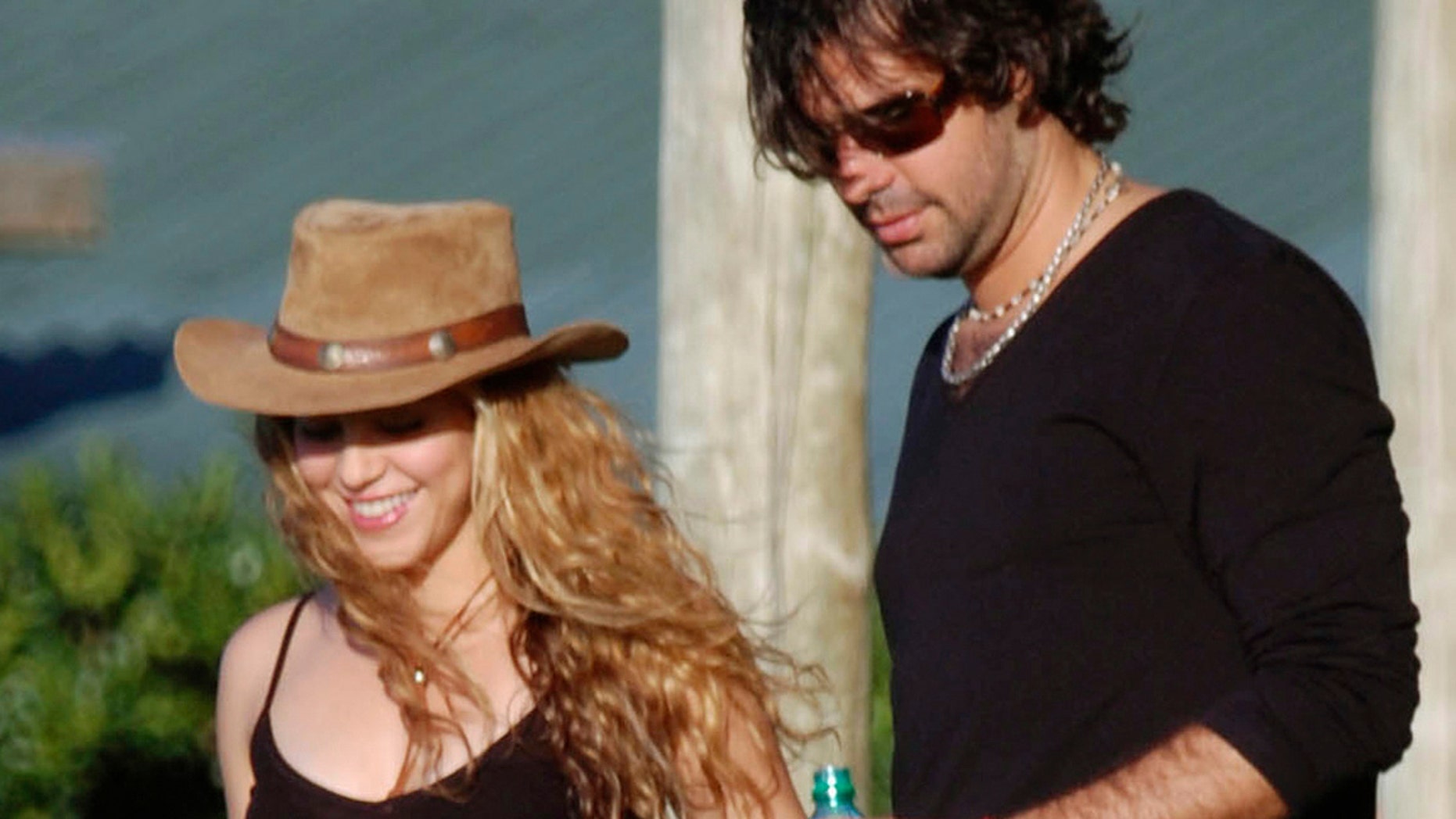 Shakira and Antonio De la Rúa in happier times.