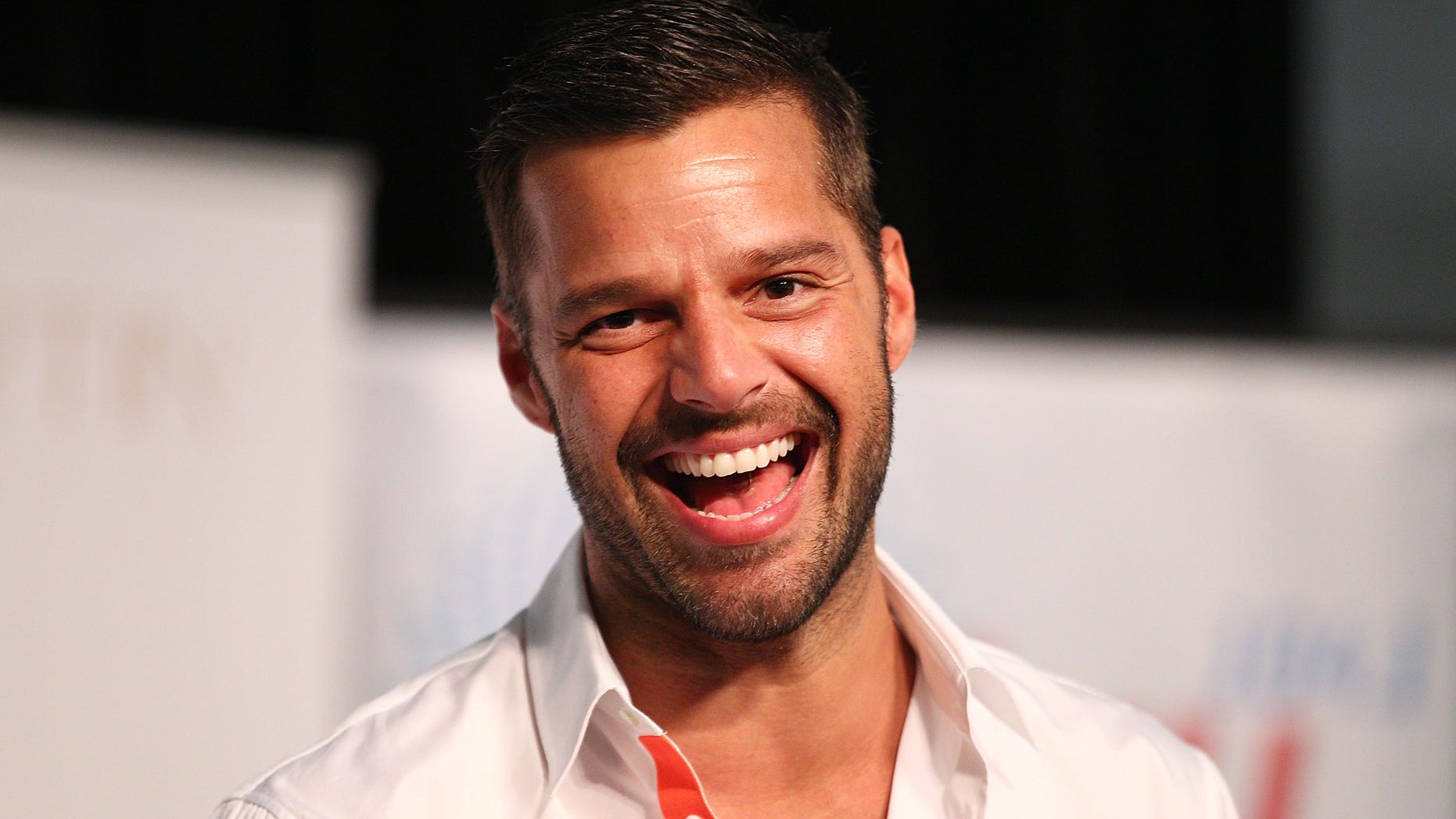 Ricky Martin debuted new facial hair at the 2019 Grammys.