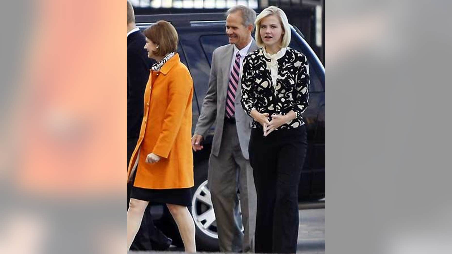 Oct. 1: Elizabeth Smart arrives at federal court in Salt Lake City to testify against her alleged kidnapper in her first face-to-face meeting.