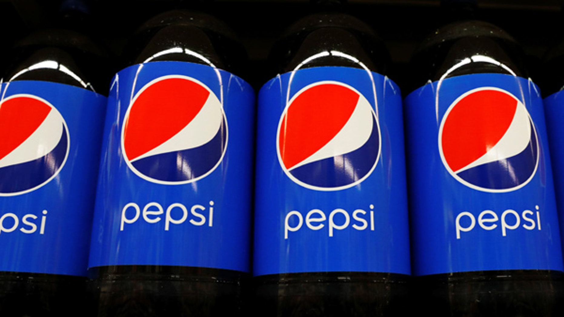 Pepsi products are displayed in a supermarket in New York City, U.S. February 15, 2017. REUTERS/Brendan McDermid - RTSYUYP