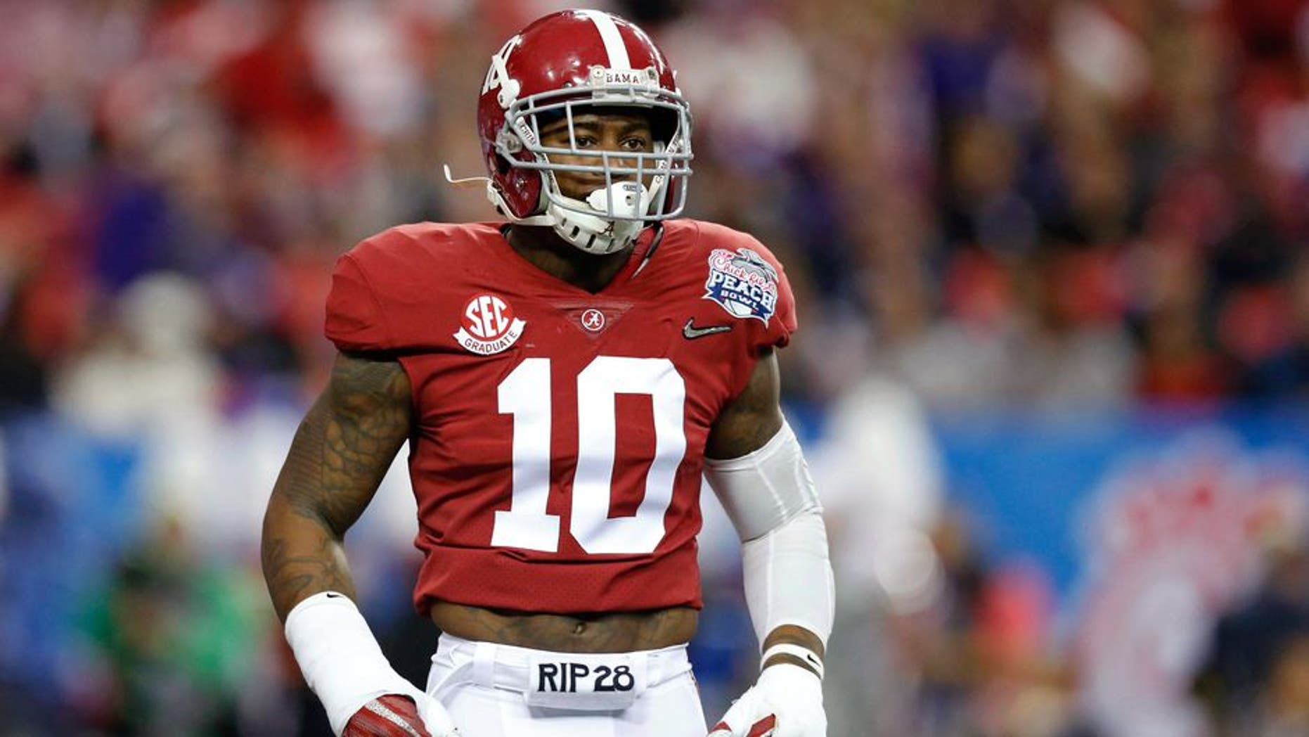 Dec 31, 2016; Atlanta, GA, USA; Alabama Crimson Tide linebacker Reuben Foster (10) during warm-ups before the 2016 CFP Semifinal against the Washington Huskies at the Georgia Dome. Alabama defeated Washington 24-7. Mandatory Credit: Jason Getz-USA TODAY Sports