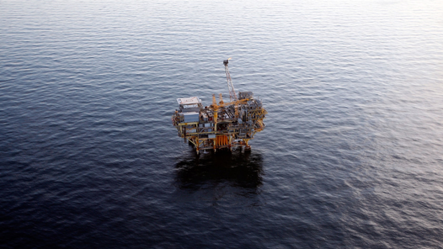 NEW ORLEANS - APRIL 28: An oil rig near the Deepwater Horizon wellhead in the Gulf of Mexico on April 28, 2010 near New Orleans, Louisiana. An estimated leak of 1,000-5,000 barrels of oil a day are still leaking into the gulf. (Photo by Chris Graythen/Getty Images)